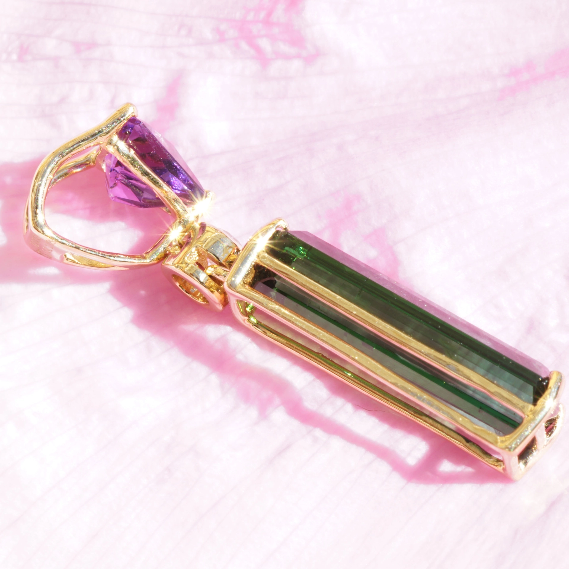 Turmalin Diamant Amethyst Anhänger 2.08 0.41 0.05 ct AAA 750er Gelbgold ...coole Farbenkombination