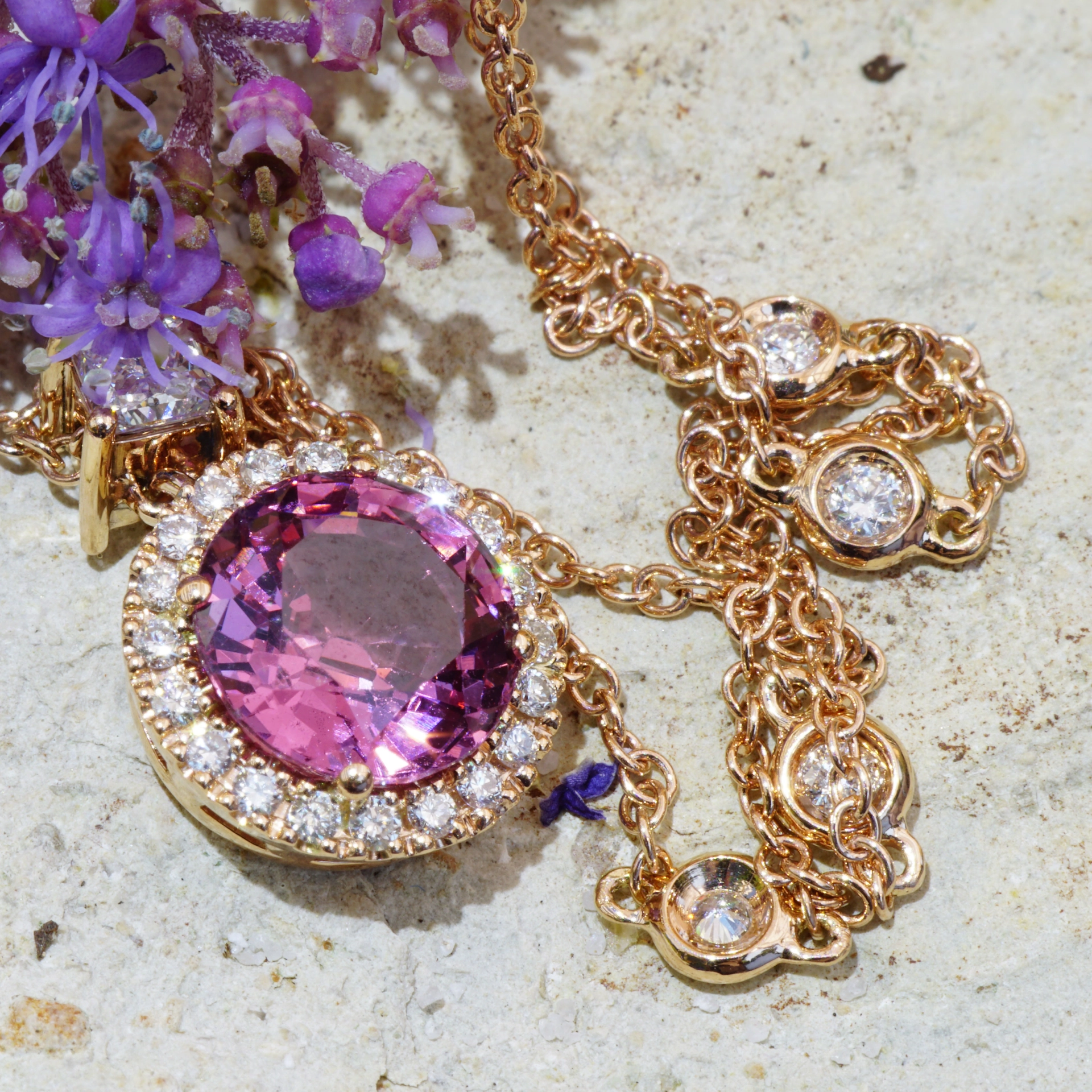 Spinel Diamond Necklace 2.17 ct AAA+....Great Luminosity 18 kt Rosegold