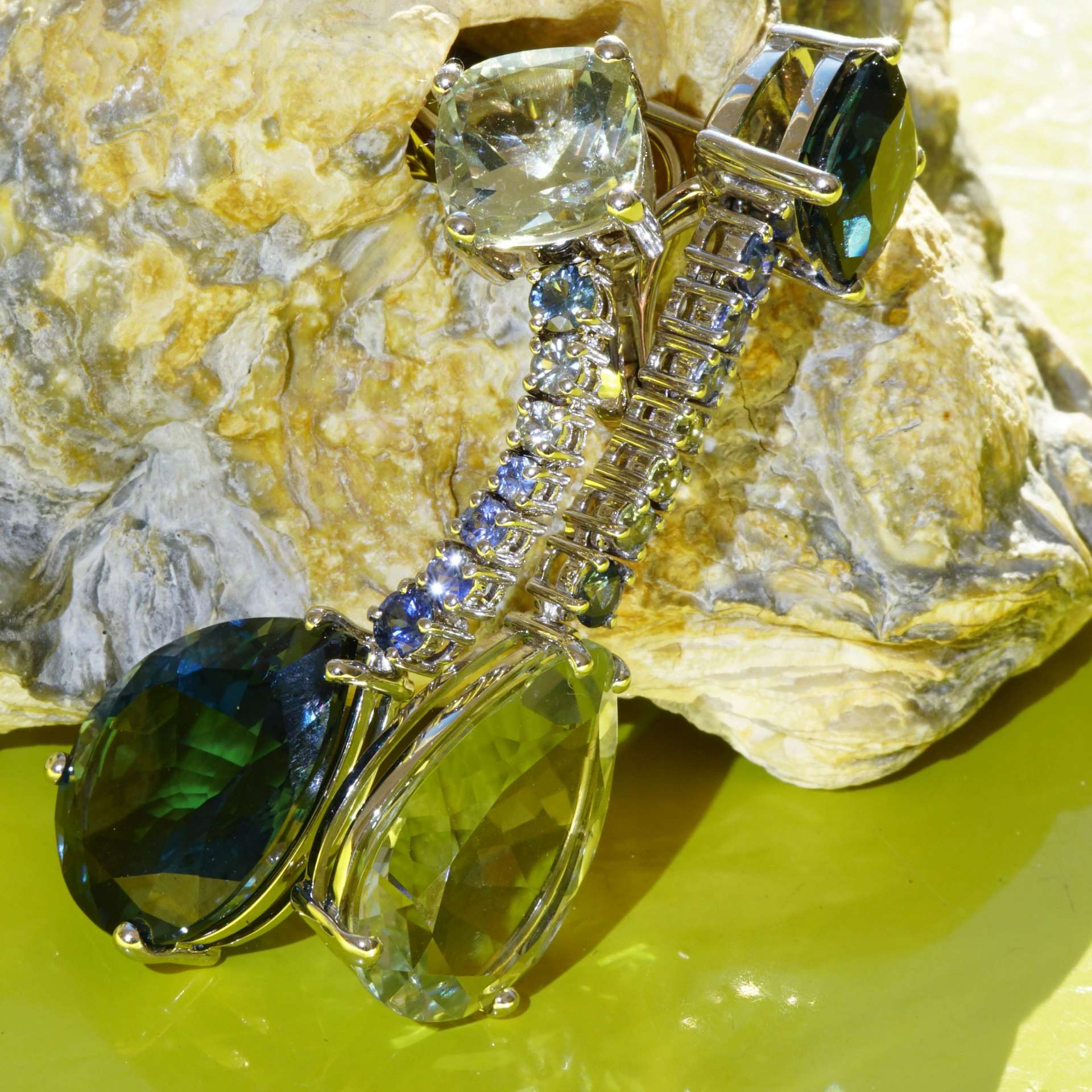 Topaz Amethyst Saphire Earrings.. High End 18 kt Jewellery MAGNIFIC
