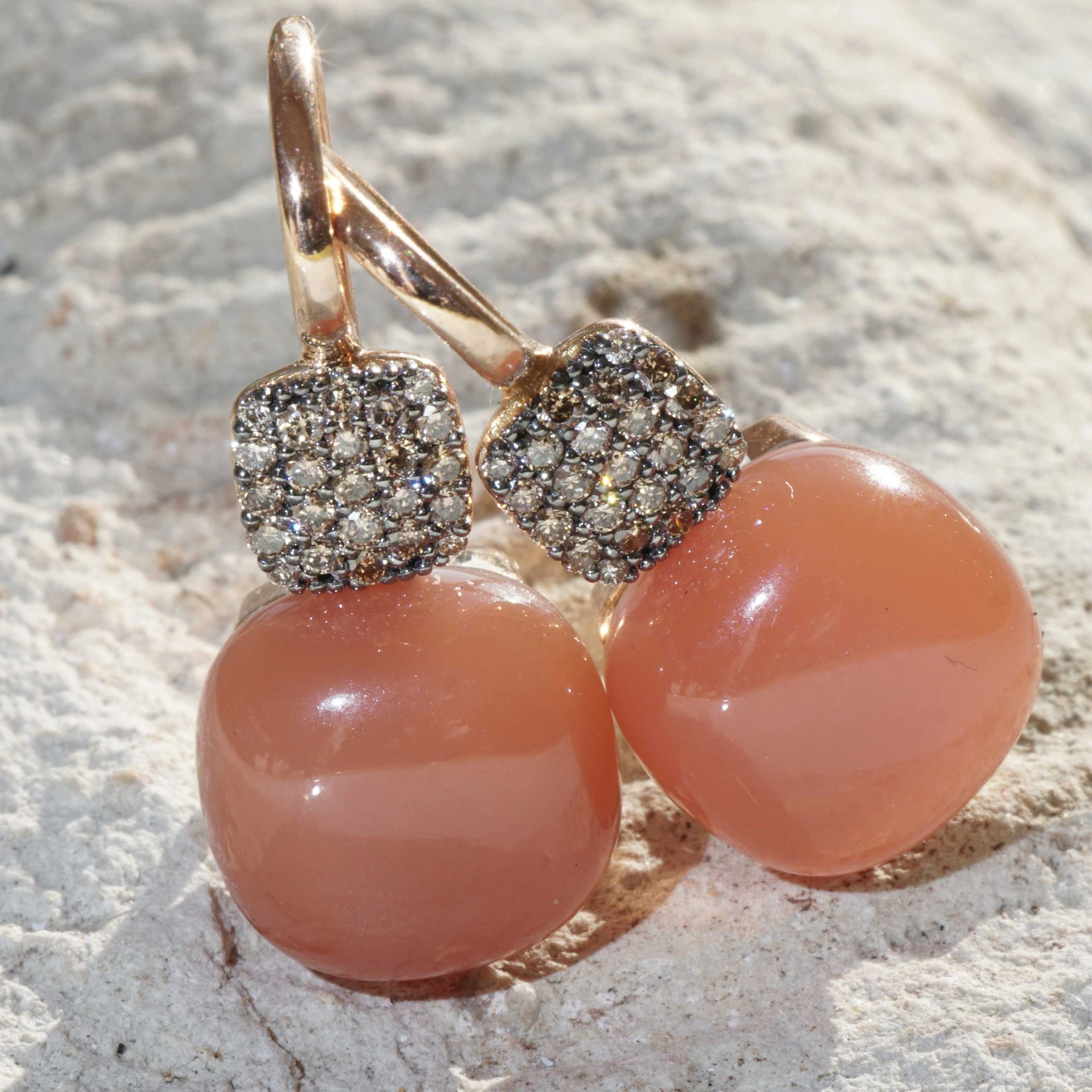 Moonstone Brilliant Earrings 18 kt Rose Gold...modern Design stunning 