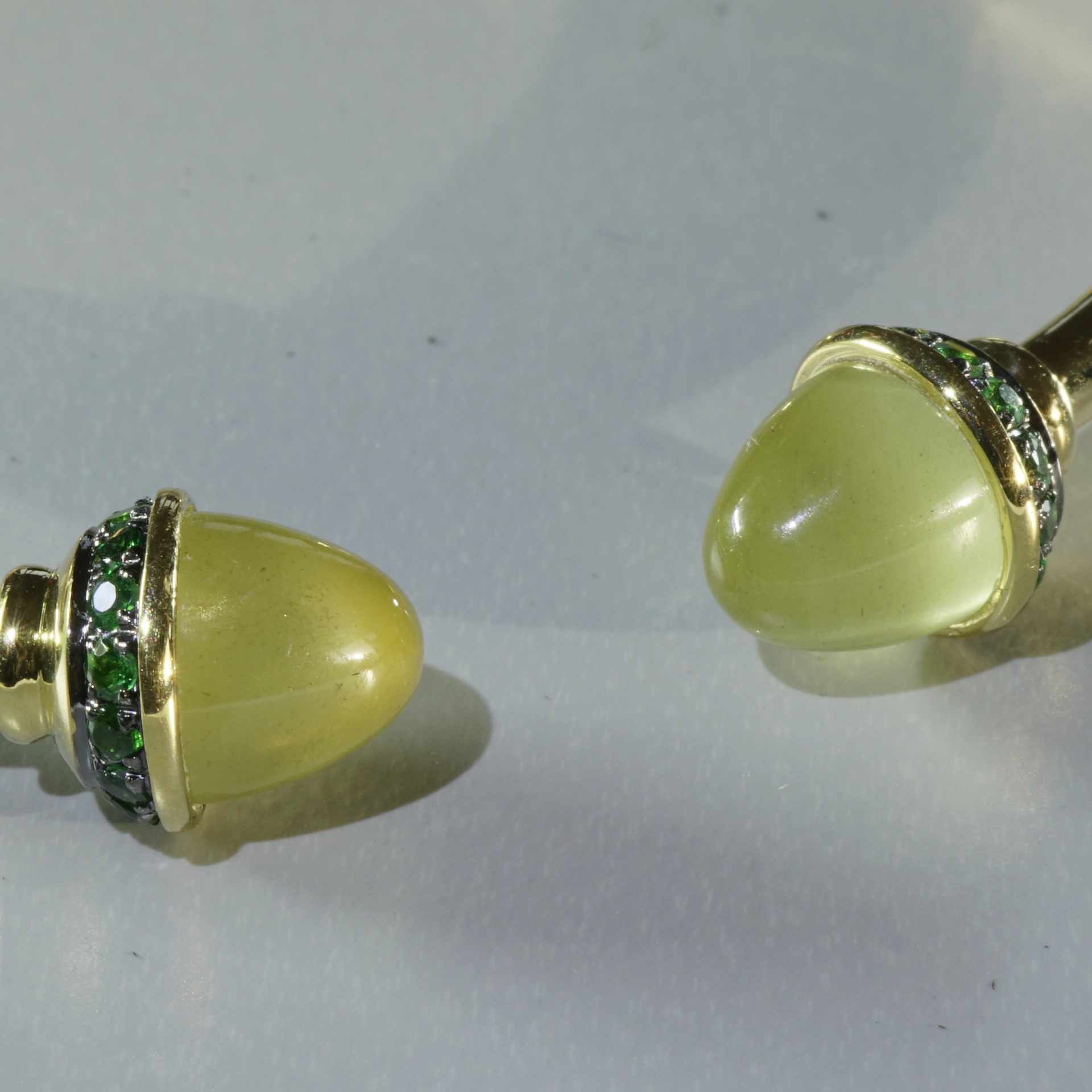 Peridot Tsavorith 18 kt Yellowgold 6.86 ct ...what a combination!