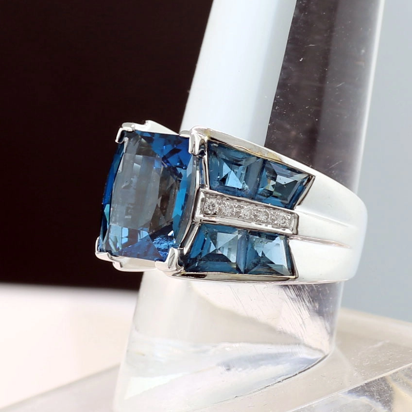 Blautopas Brillant Ring 750er Weißgold 9.22 ct 0.07 ct