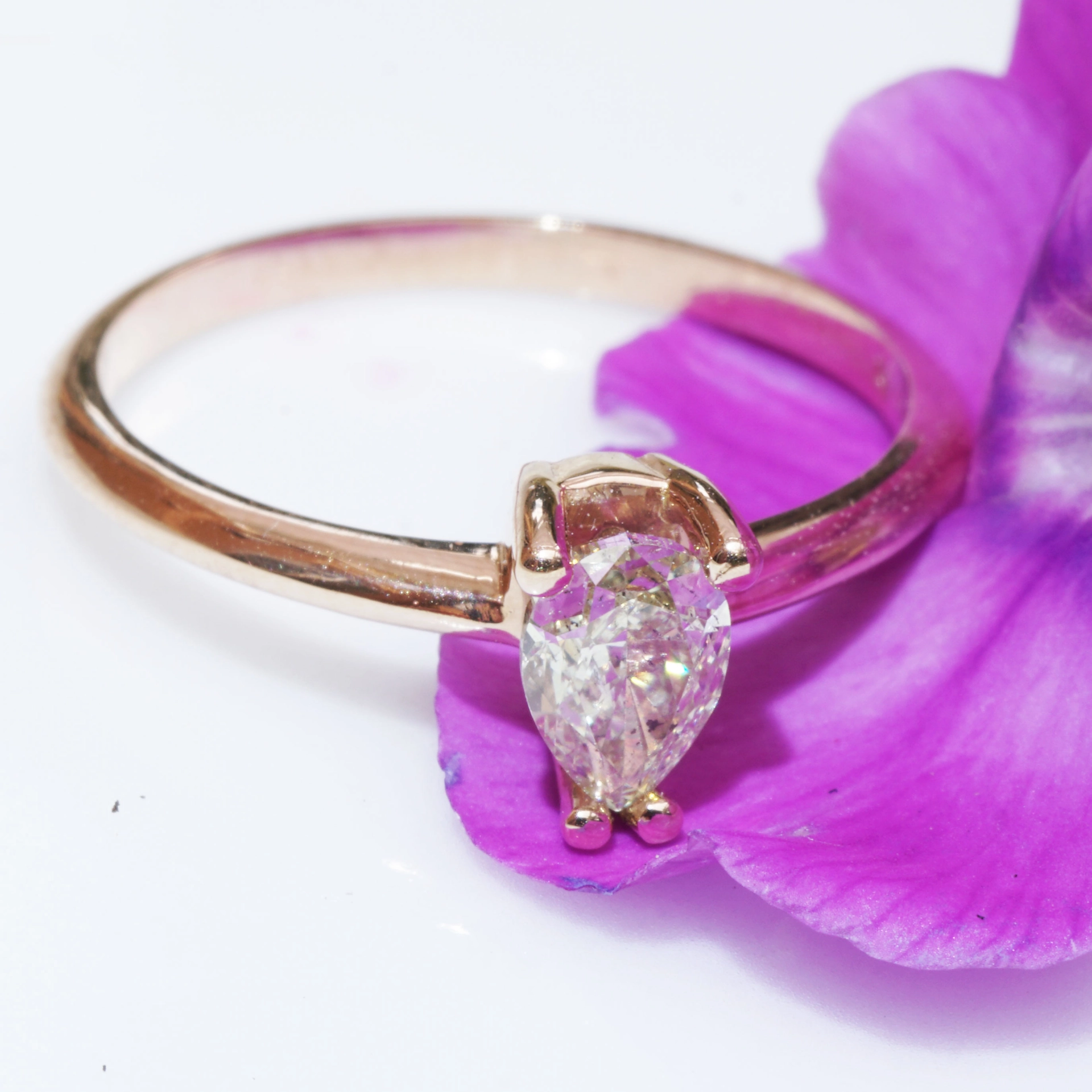 Fancy Yellow Diamond Ring NATURAL Pear 0.50 ct 750 GG Silhouette Jewelry Bentner-