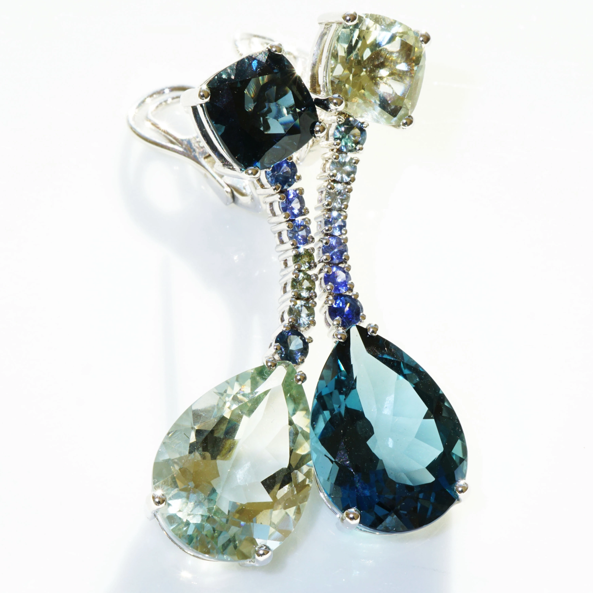 Topaz Amethyst Saphire Earrings.. High End 18 kt Jewellery MAGNIFIC