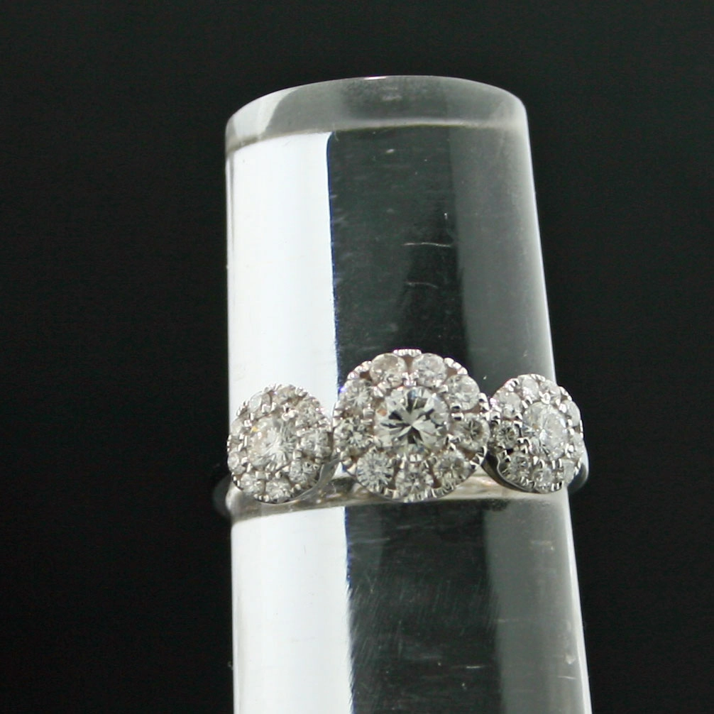 Brillant Ring Rosette 0.83 ct 750er Weissgold...Starlight Express