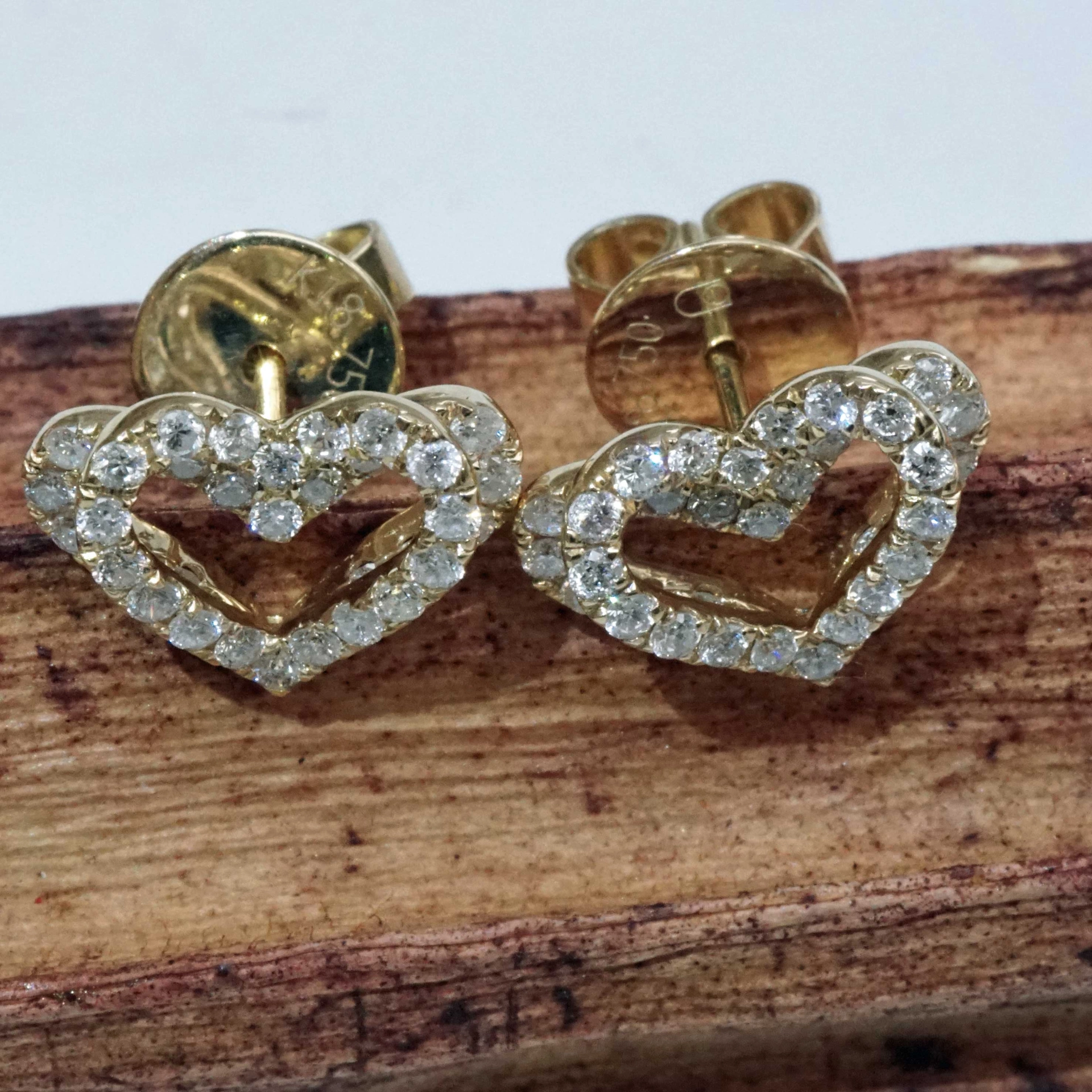 Double Heartbeat for the Ears....Brilliant Earring Studs total 0.56 ct 18 kt Yellow Gold