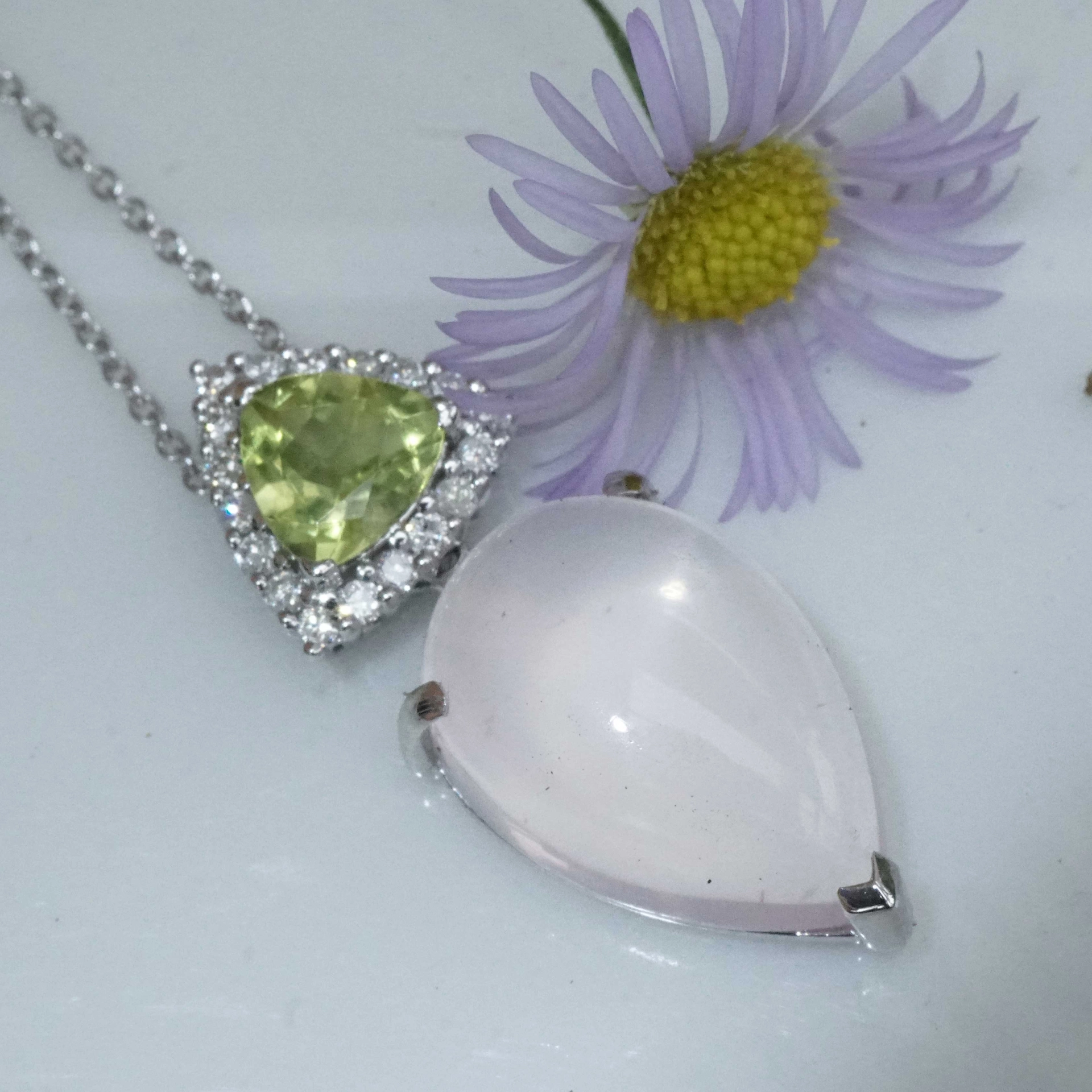 Rose Quartz Peridot Pendant with Chain 18 kt White Gold...lovely pastelcolor