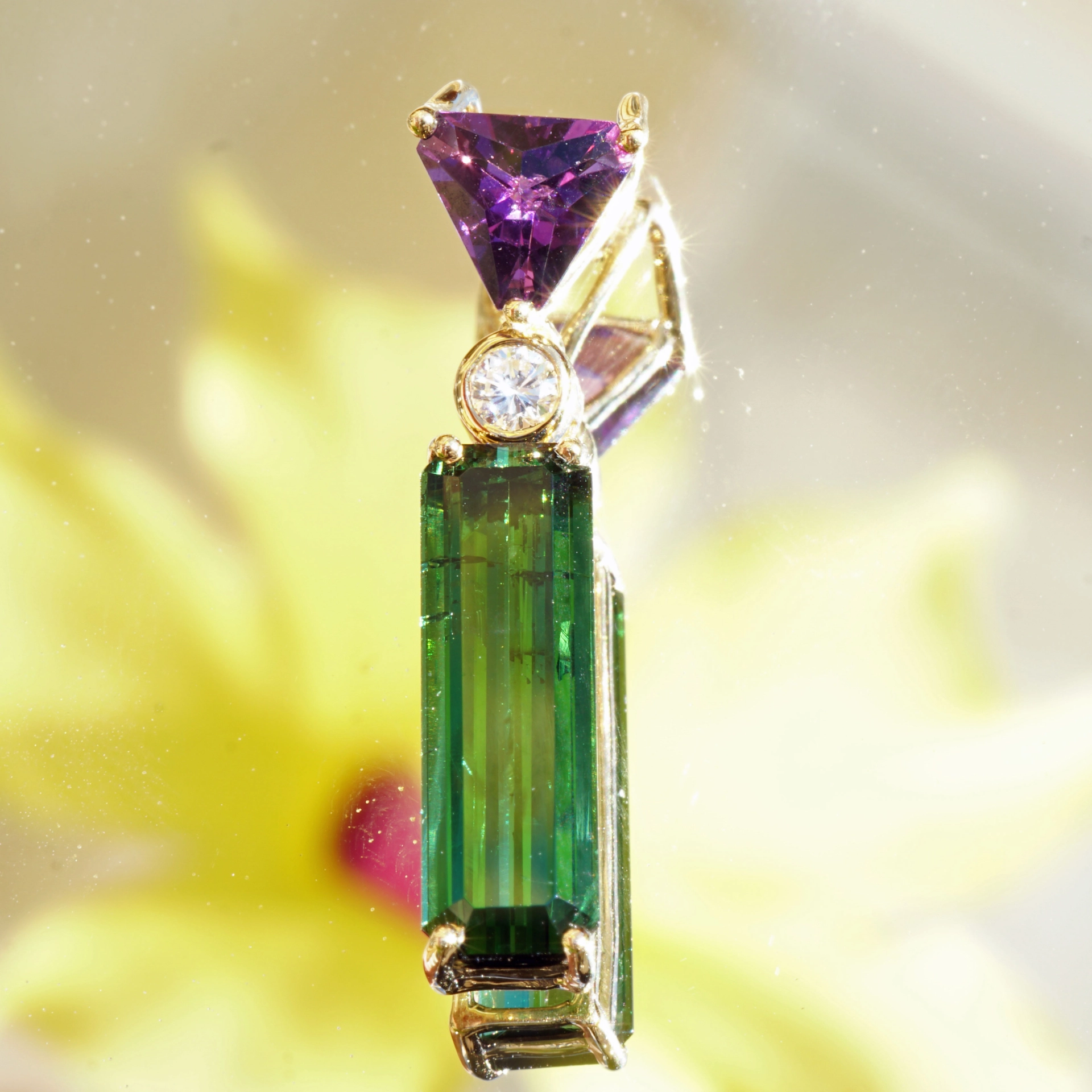 Turmalin Diamant Amethyst Anhänger 2.08 0.41 0.05 ct AAA 750er Gelbgold ...coole Farbenkombination