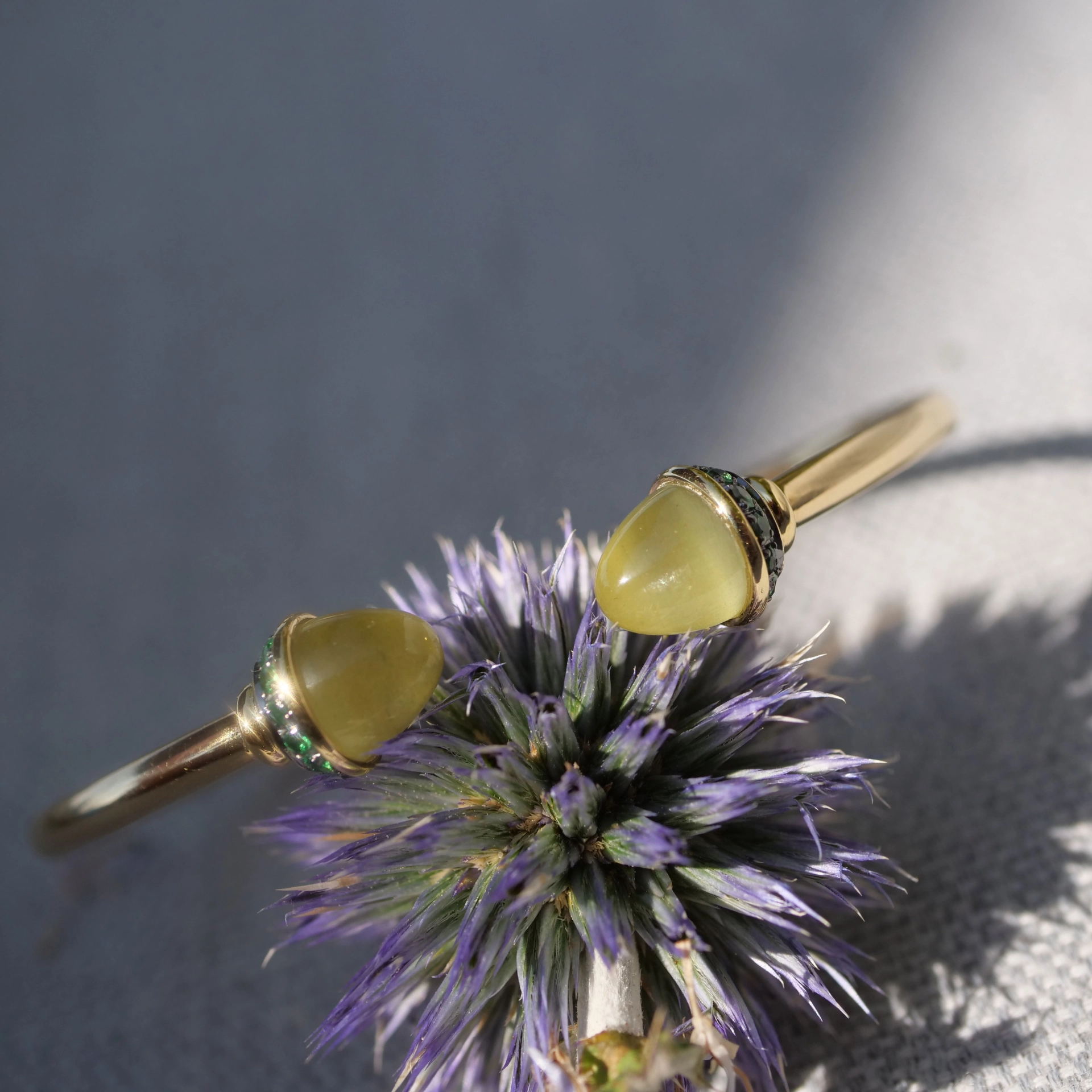 Peridot Tsavorith 18 kt Yellowgold 6.86 ct ...what a combination!