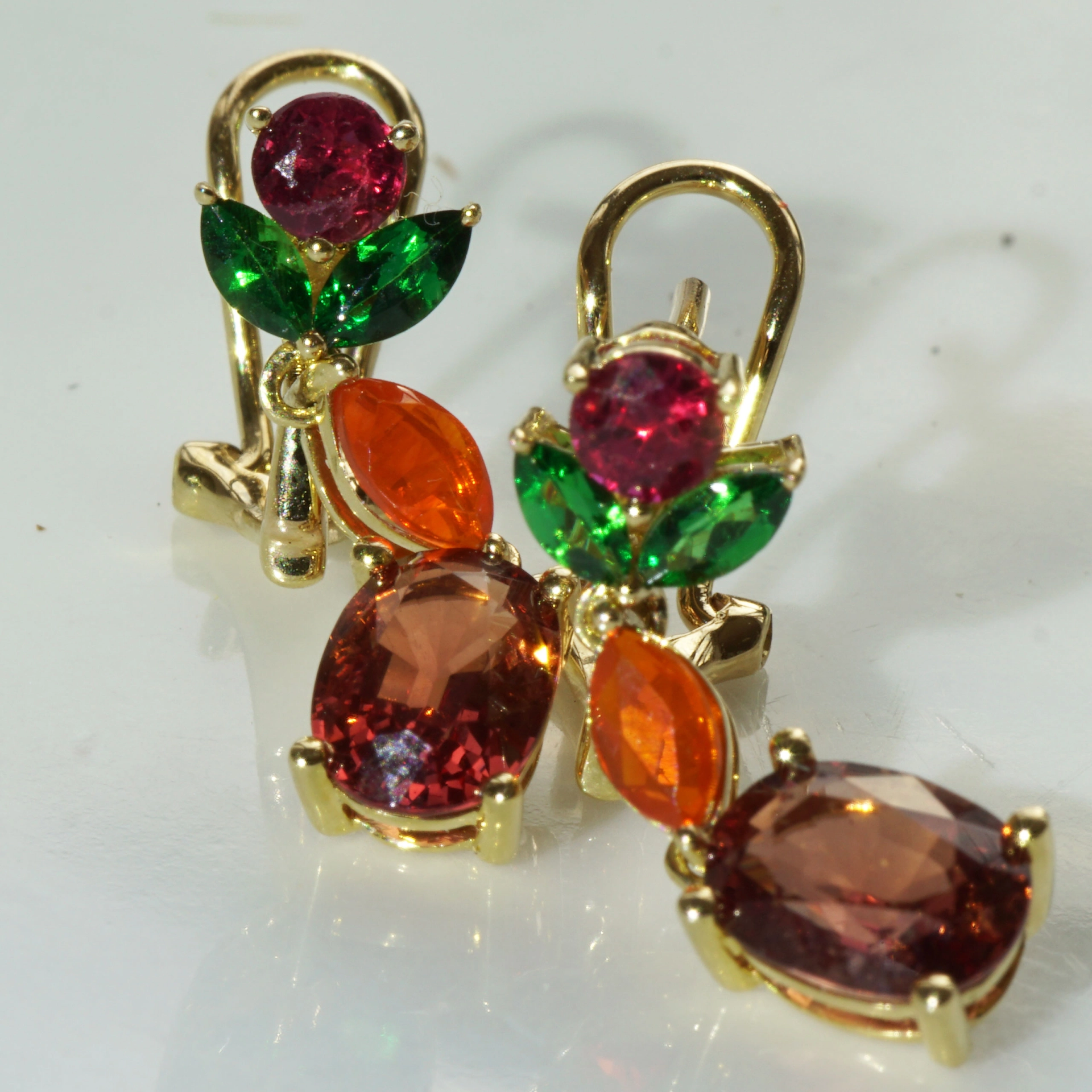 Gorgeous Colors like Blossoms in the Wind...18 kt Yellowgold