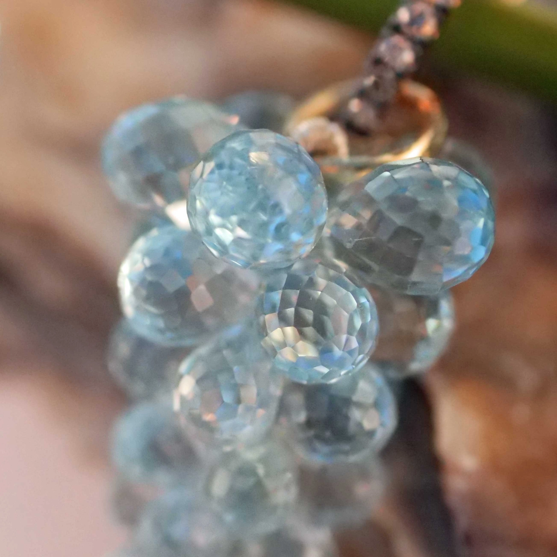 Grape Pendant Bluetopaz 14kt Yellow Gold 22 ct....skillfully made