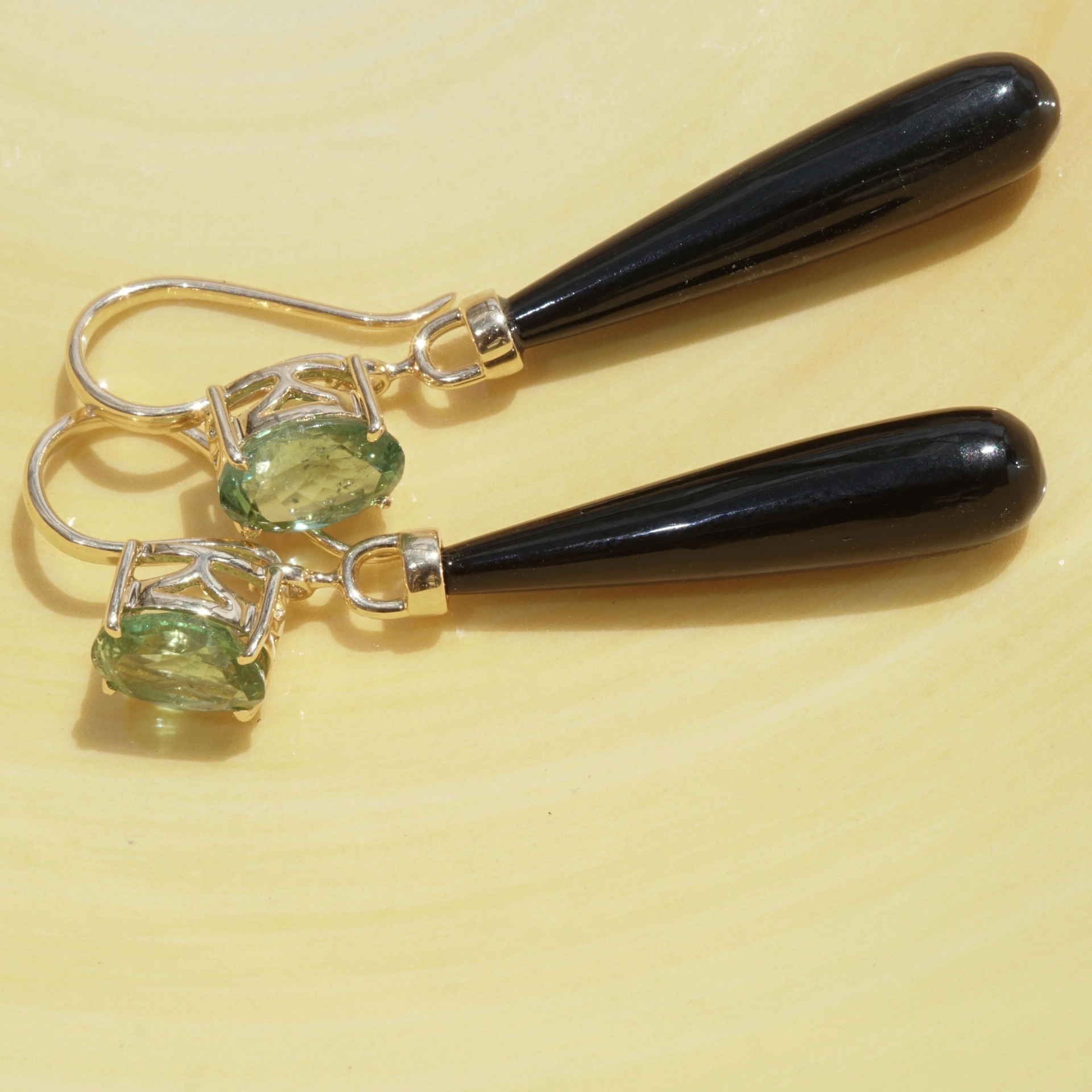 Mandarin Garnet Amazonite Earrings 18 kt Yellowgold...such a Fun