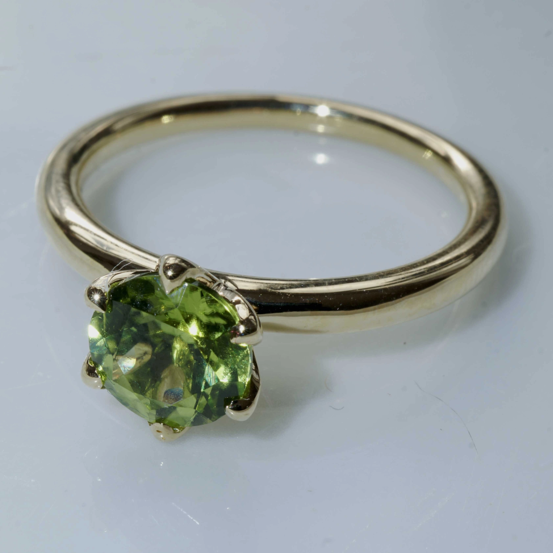 Bestseller Combination Ring made in Valenza...18 kt Yellow Gold with Peridot