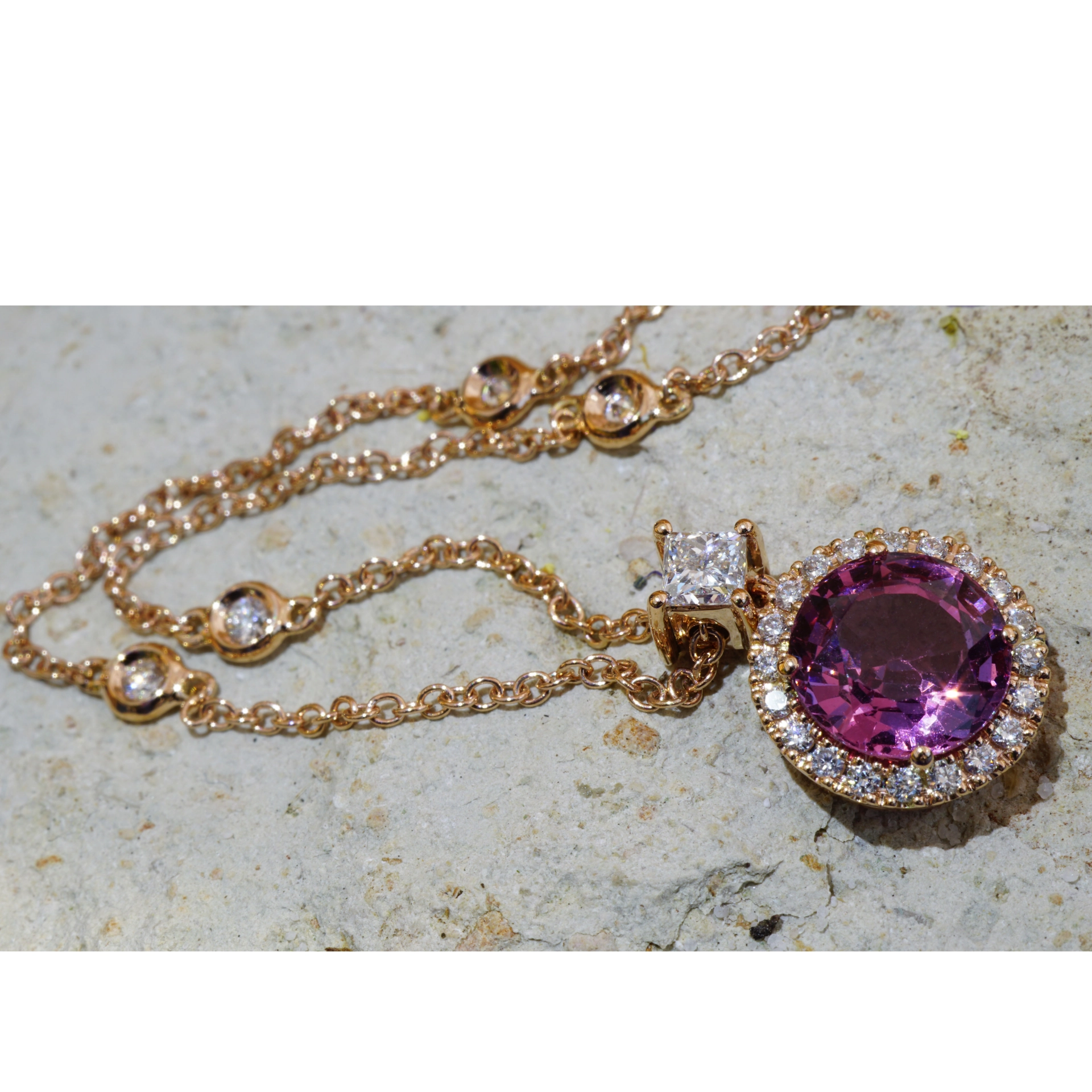 Spinel Diamond Necklace 2.17 ct AAA+....Great Luminosity 18 kt Rosegold