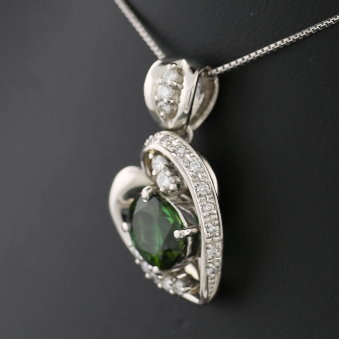 HEARTBREAKER/Turmalin/2.14 ct/Brillanten 0.32 ct Anhänger mit Kette 900er-PLATIN/750er-Weißgold