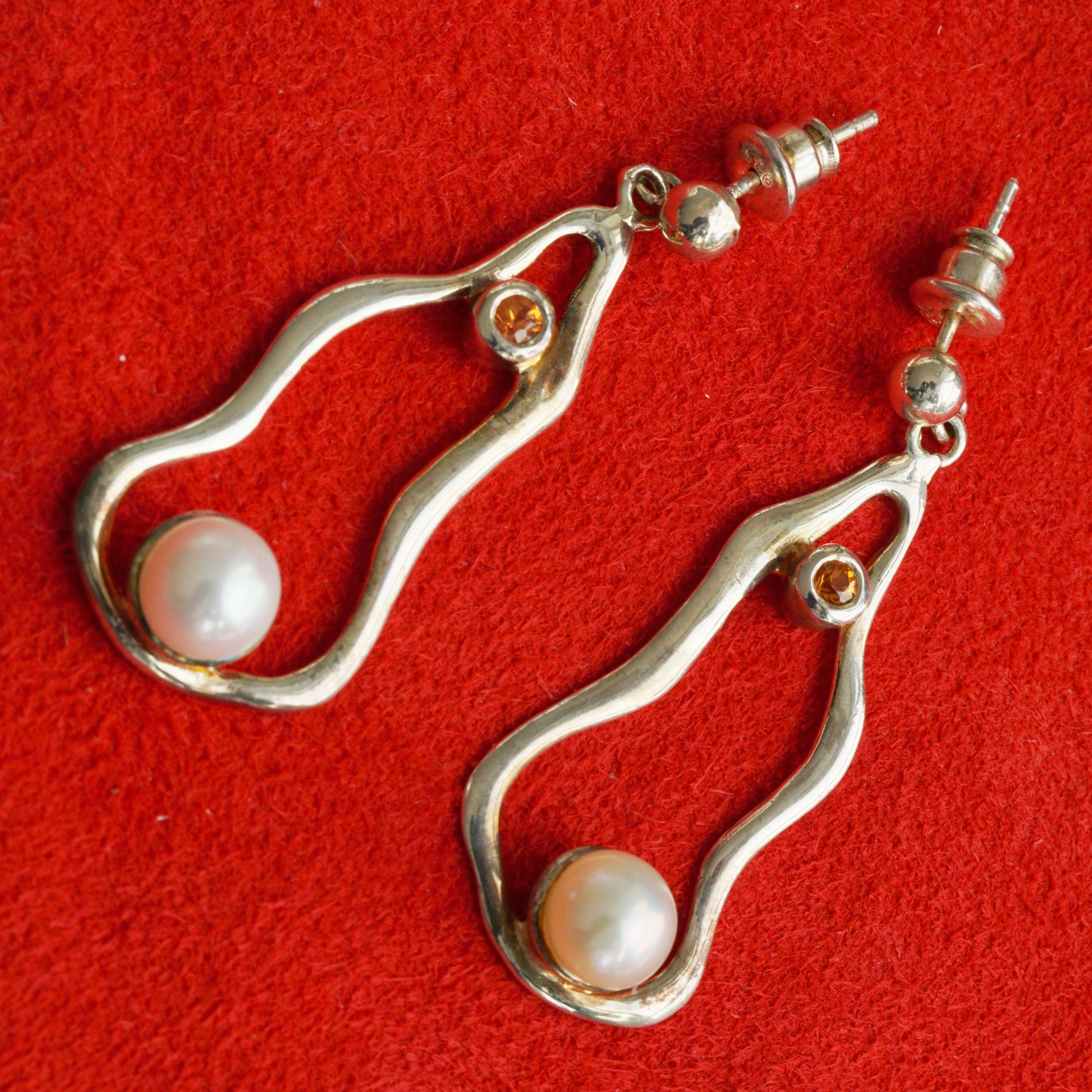 Ohrhänger neverending time Silber mit orangen Saphiren und weissen Zuchtperlen 42 x 16 mm