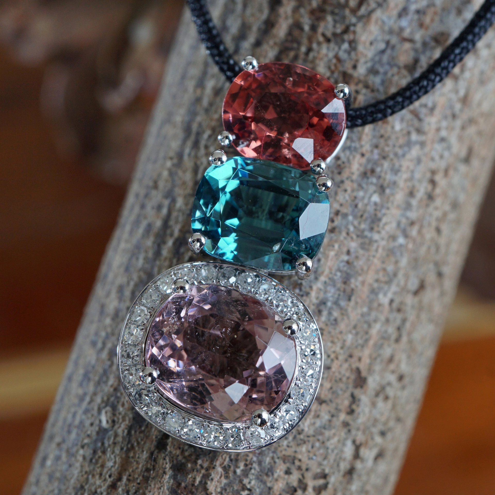 Tourmalin Spinel Pendant 18 kt White Gold