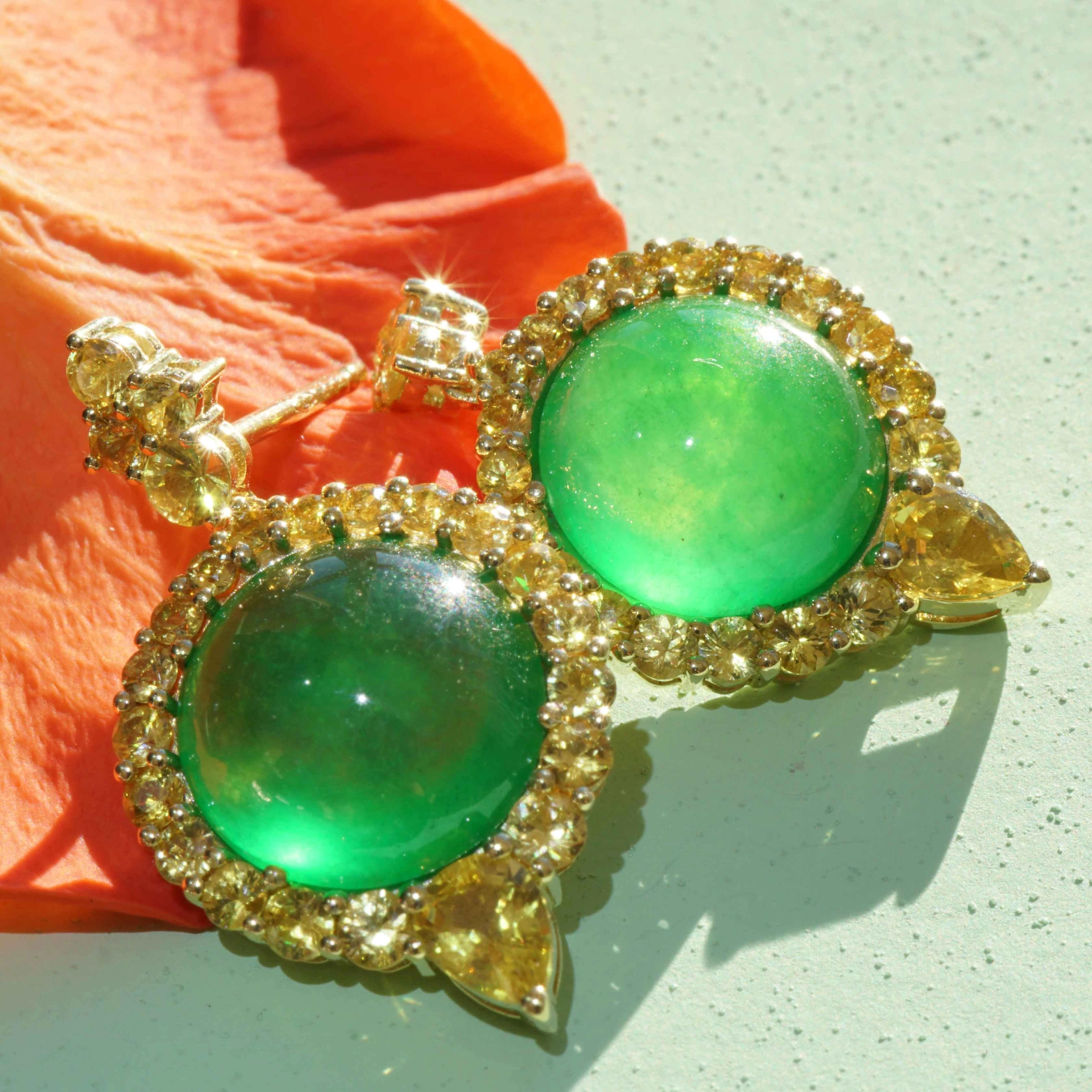 Imperial emeraldgreen Burma Jade Saphire Earrings 18 kt Rosegold...magical Radiance