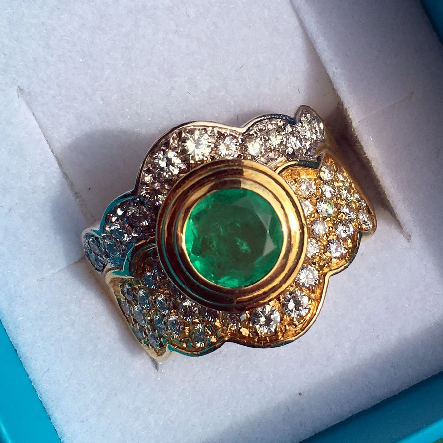 Nobel-Smaragd-Brillant-Ring.750er-Gelbgold