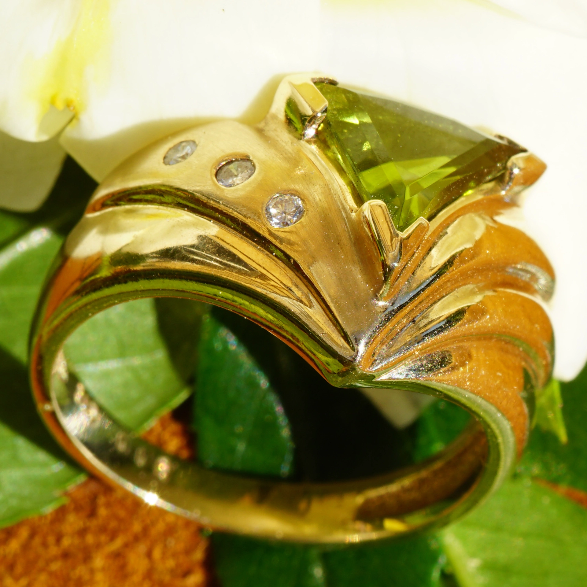 Peridot Brillant Ring 585er Gelbgold  0.06 ct W VS .....green energy