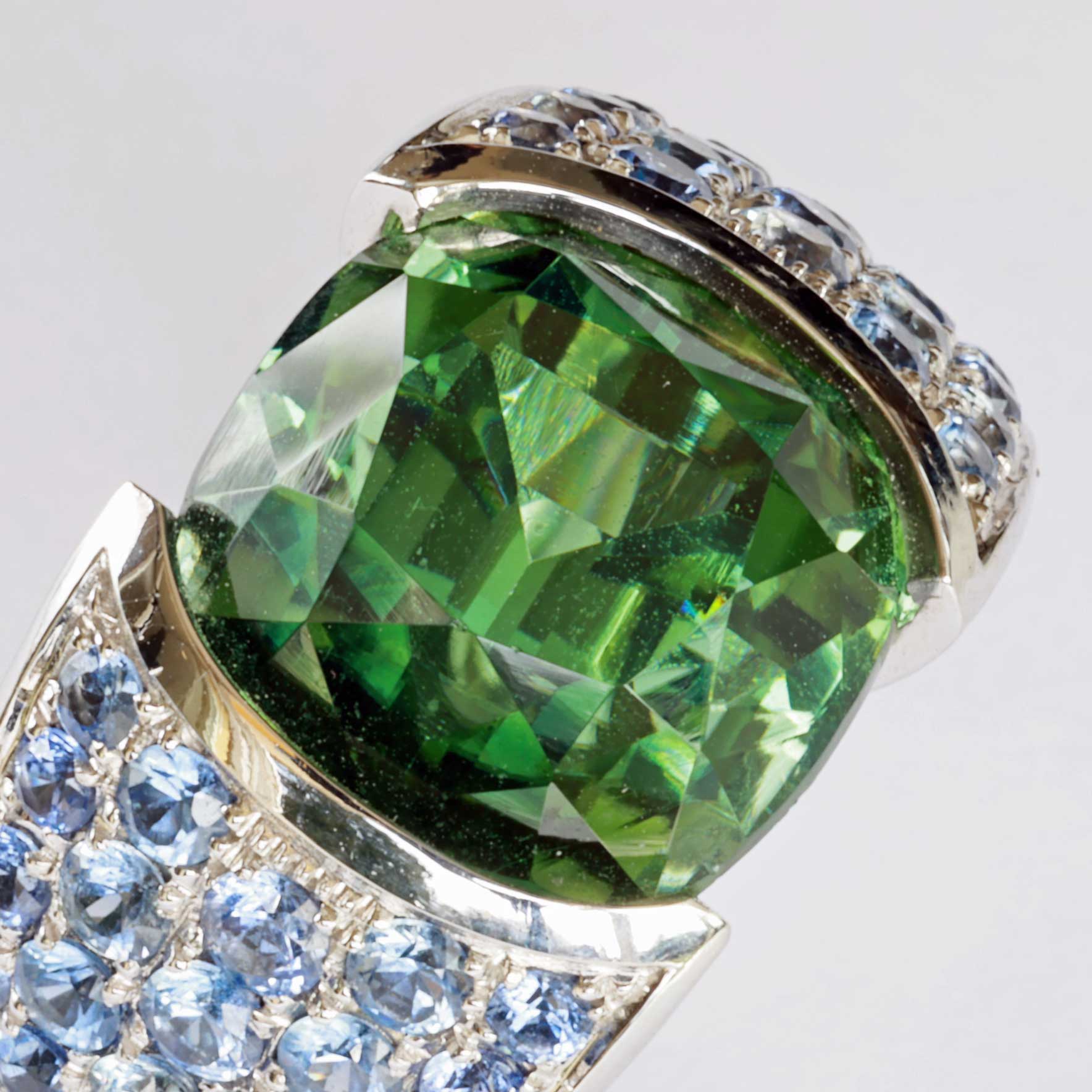 Lagoon Green Turmalin Saphire Brilliant Ring 18kt Whitegold Afghanistan AAA+ 