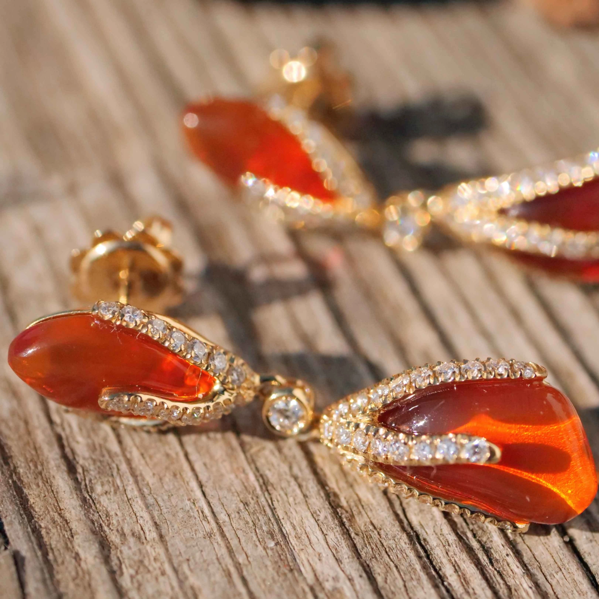 Fireopal Brilliant Earrings 18 kt Yellow Gold...abstract Design sooo stunning 