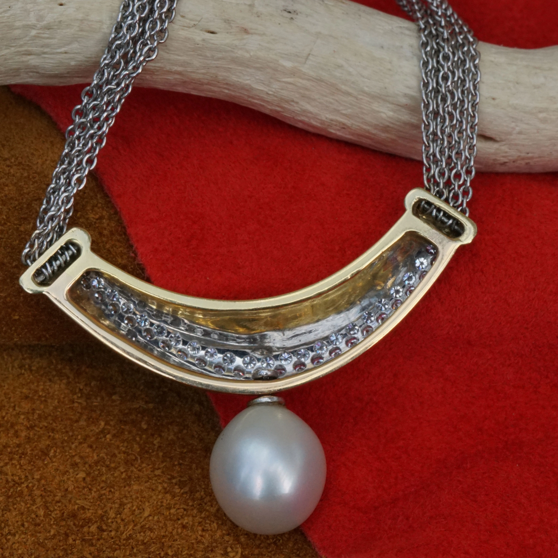 South Sea cultured Pearl Brilliant collar 585 white gold 0.86 ct TW IP.... Grace