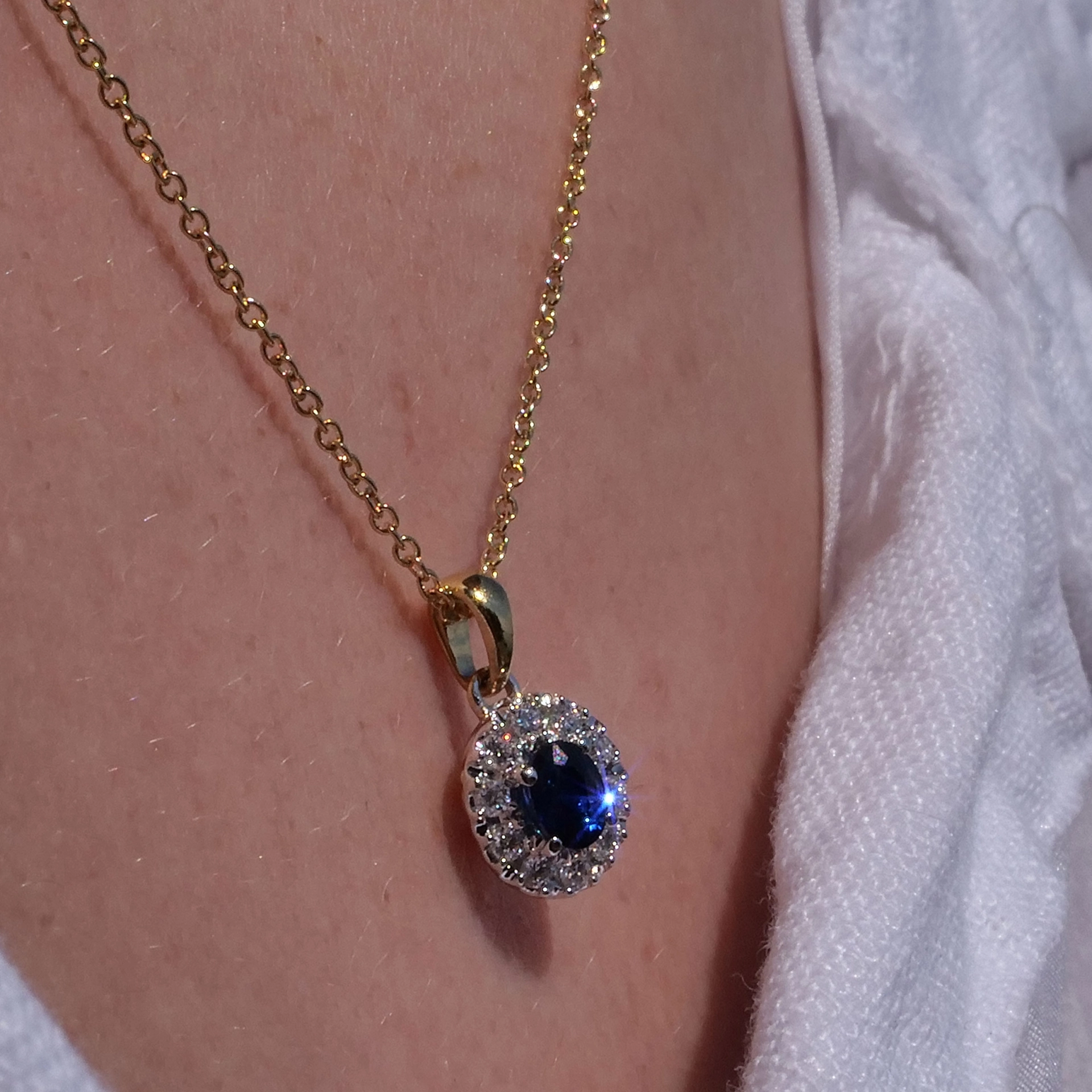 Saphir Brillant Anhänger m. Kette hergestellt in Traditionsgoldschmiede 750er Gelbgold