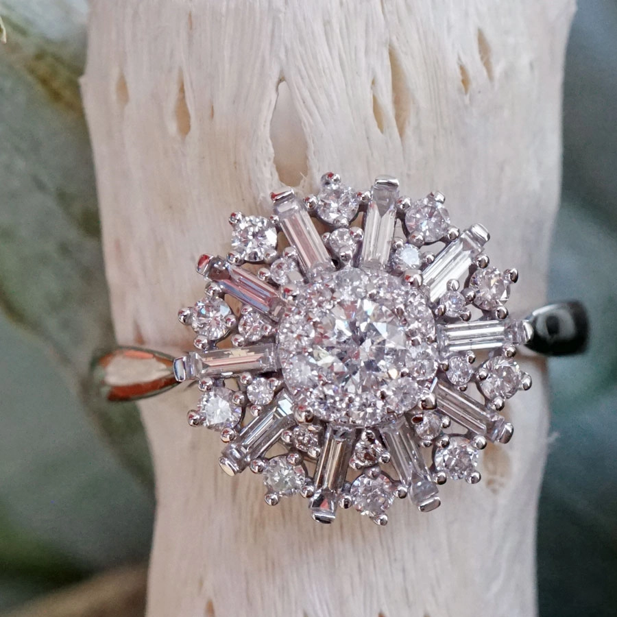 Diamond Ring 18 kt White Gold Snowflake
