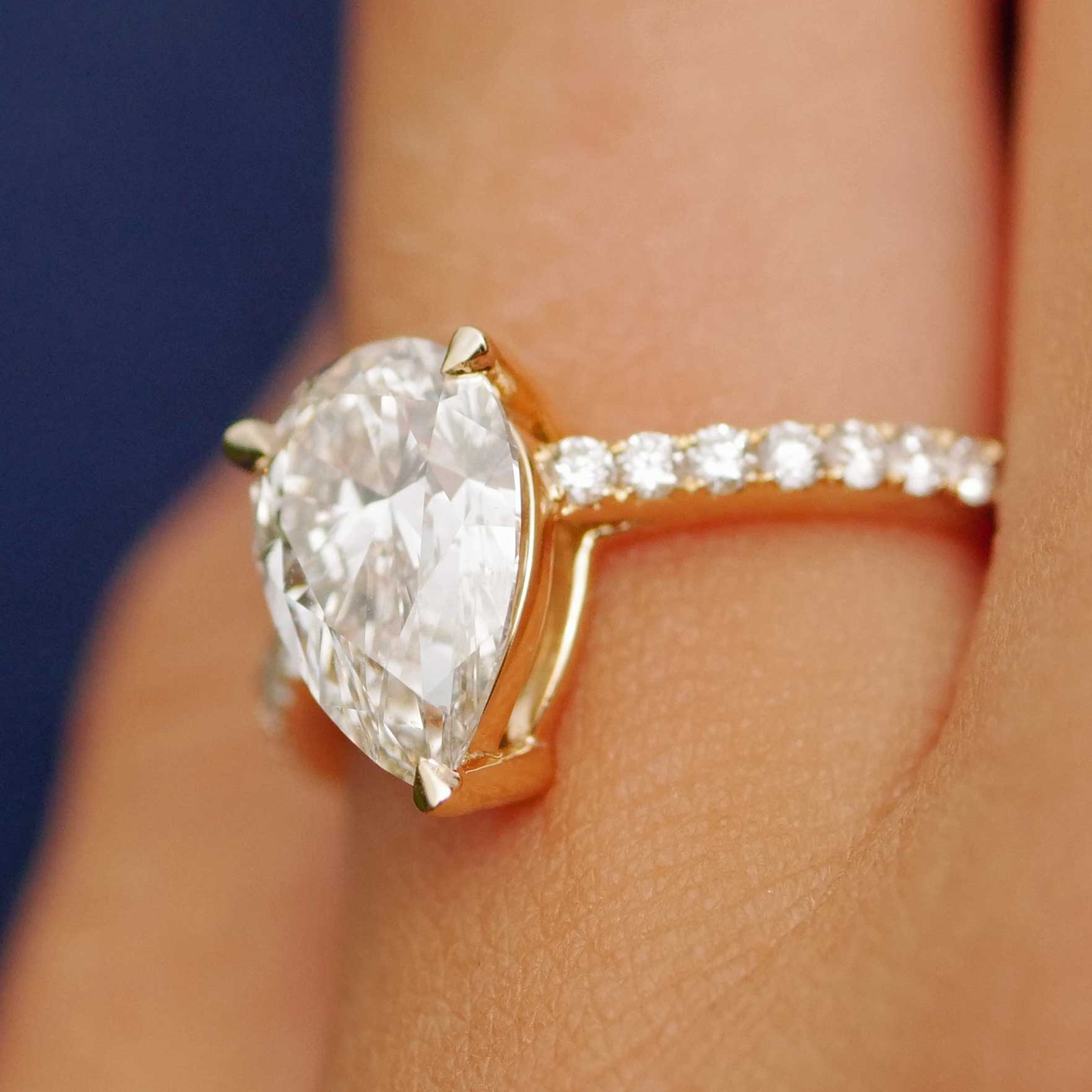 Brilliant ring 1.17 ct TW VS laboratory diamonds in 585 yellow gold.... for a fraction of the price of a natural diamond