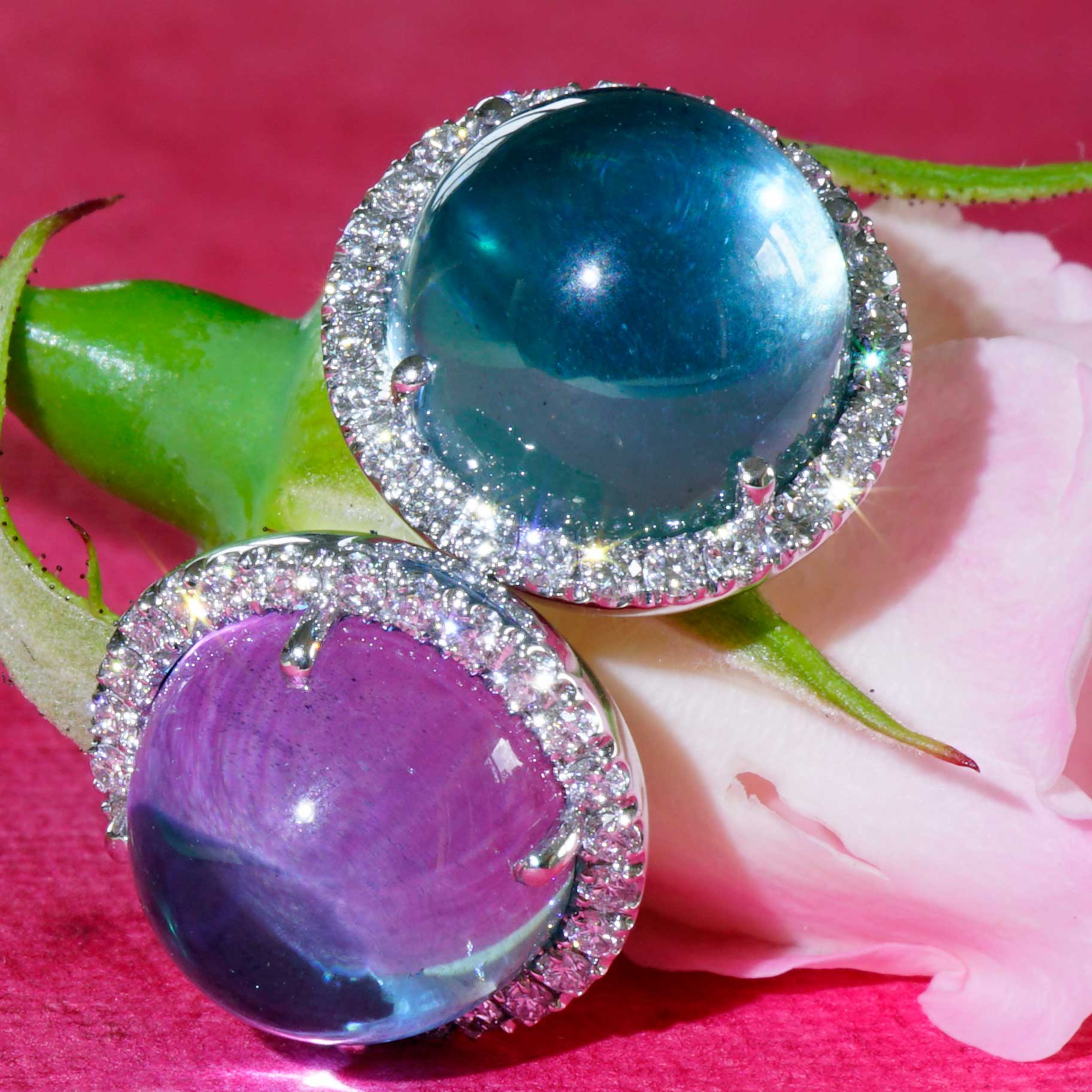 Bluetopas Brilliant Earstuds..deepblue Bubble...18 kt Whitegold....magical World