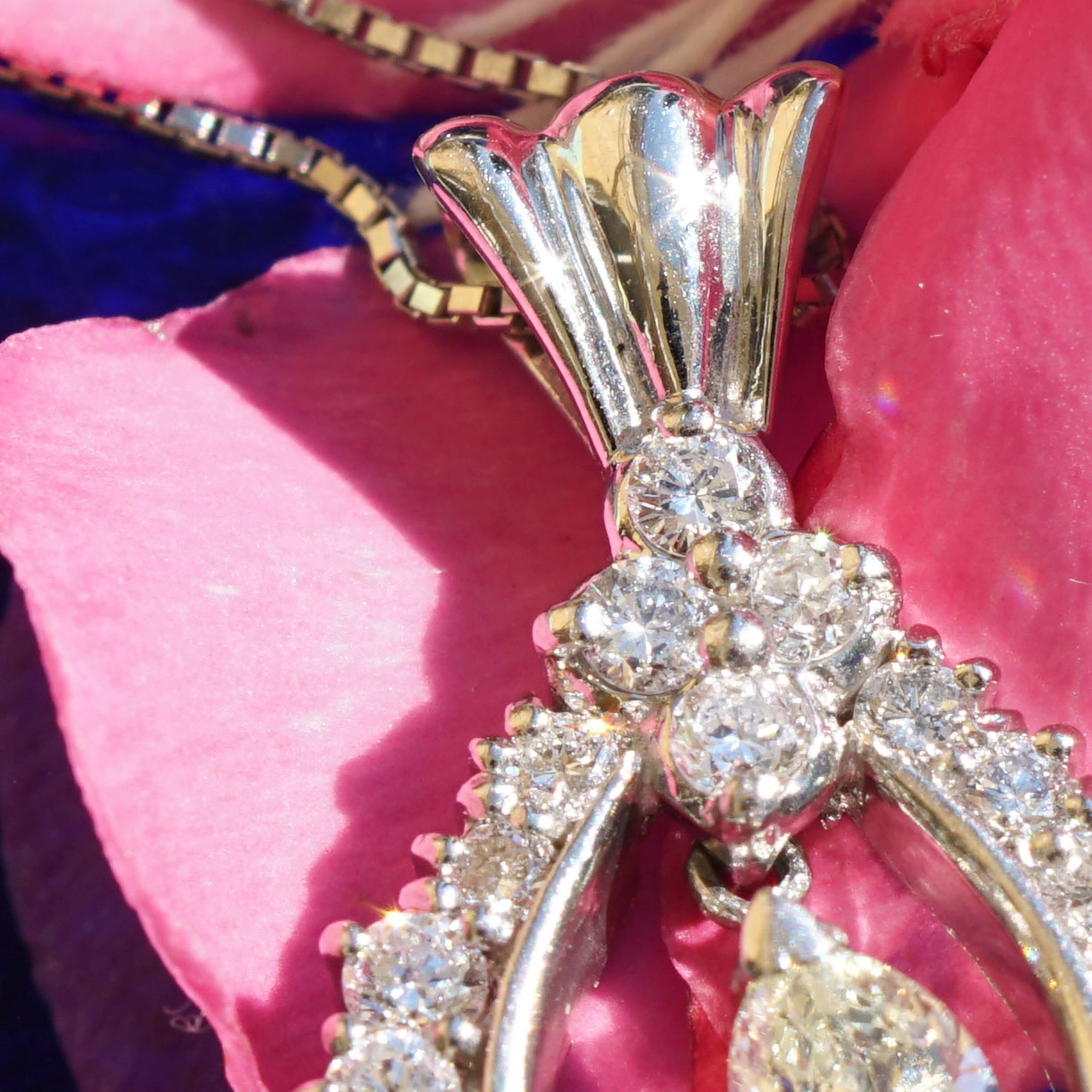 Brilliant Pendant 0.65 ct W / VS-SI Platinum 900.....soo nice