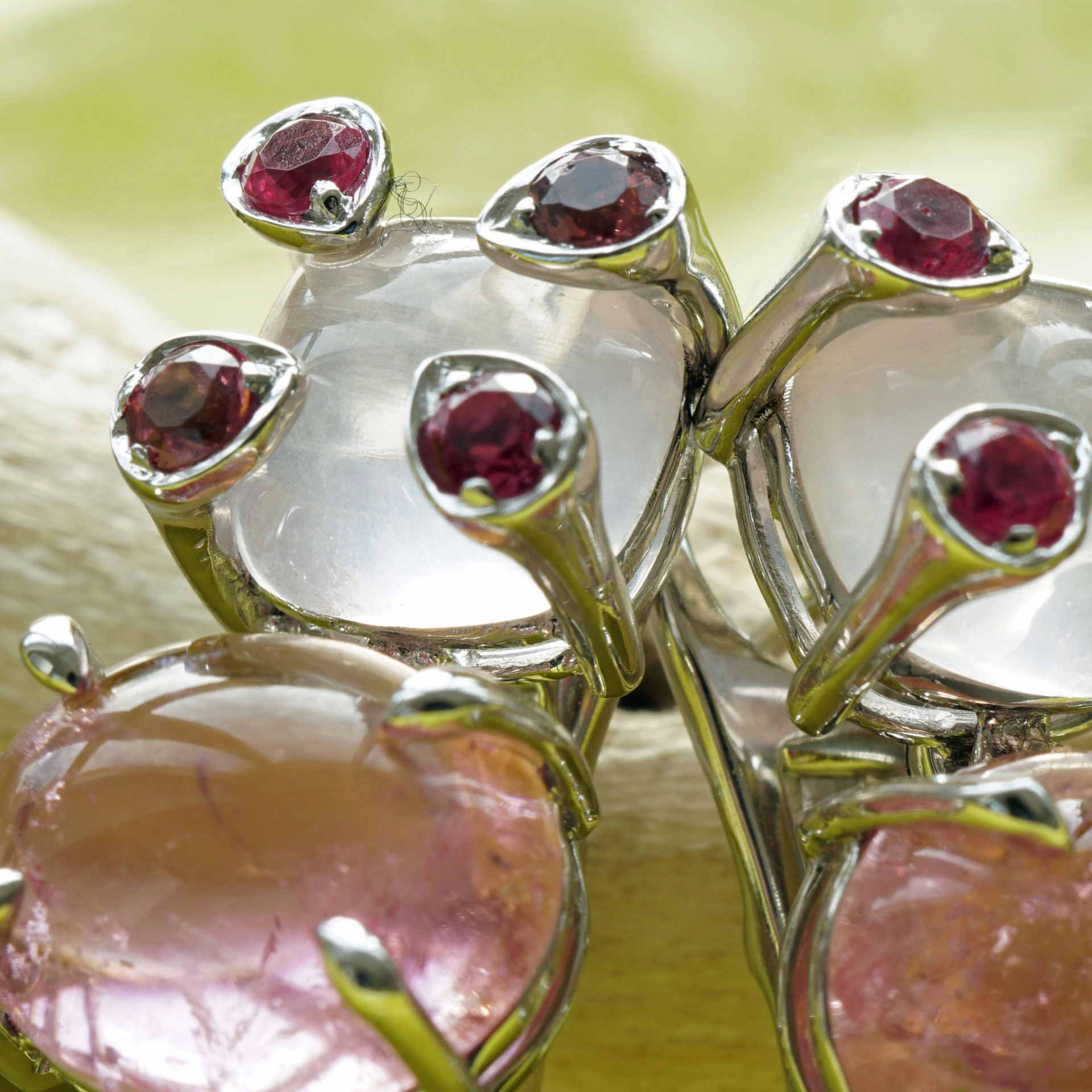 Spinel Tourmalin Rosequartz Earrings 18 kt Whitegold...rare electric pink Color
