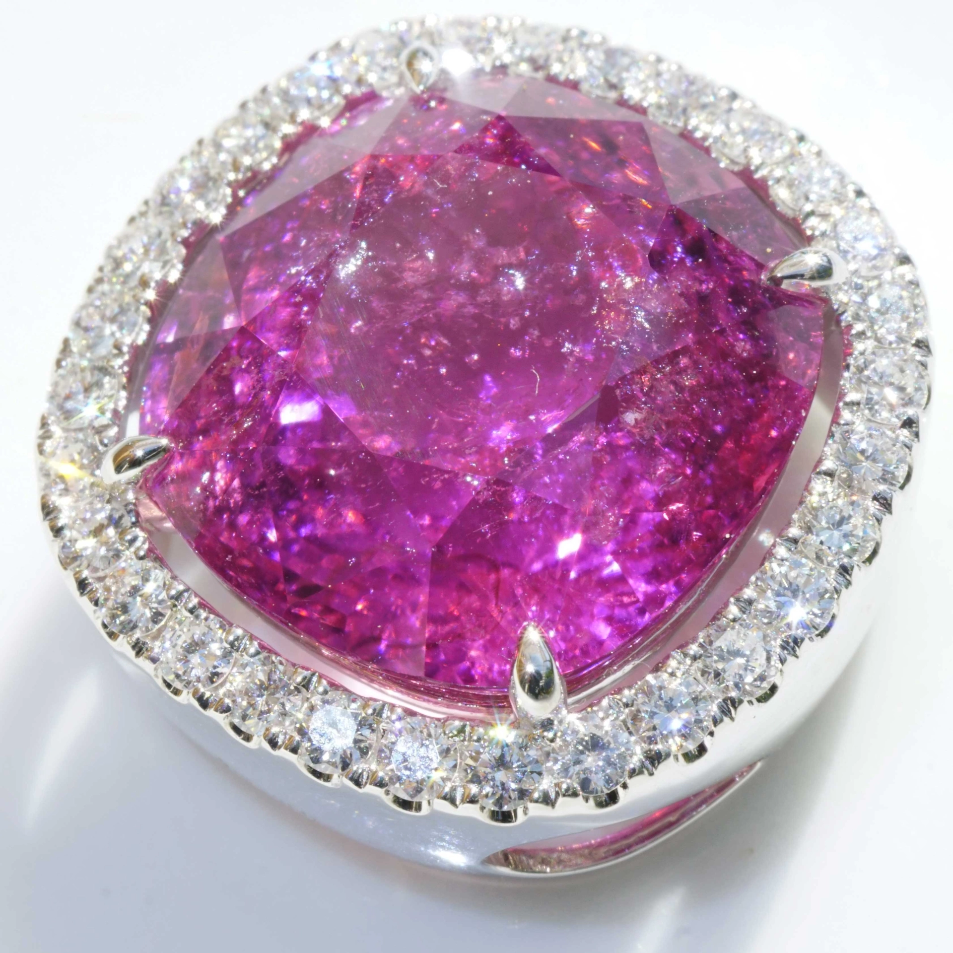 Copper Rubelithe 16.84 ct pink-redish Brilliant Pendant 18 kt White Gold...amazing Color
