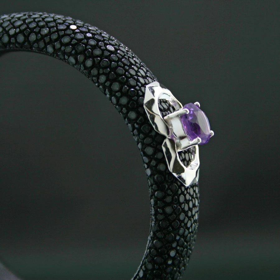 Amethyst-Rochenleder-Armreif, 925/-Silber