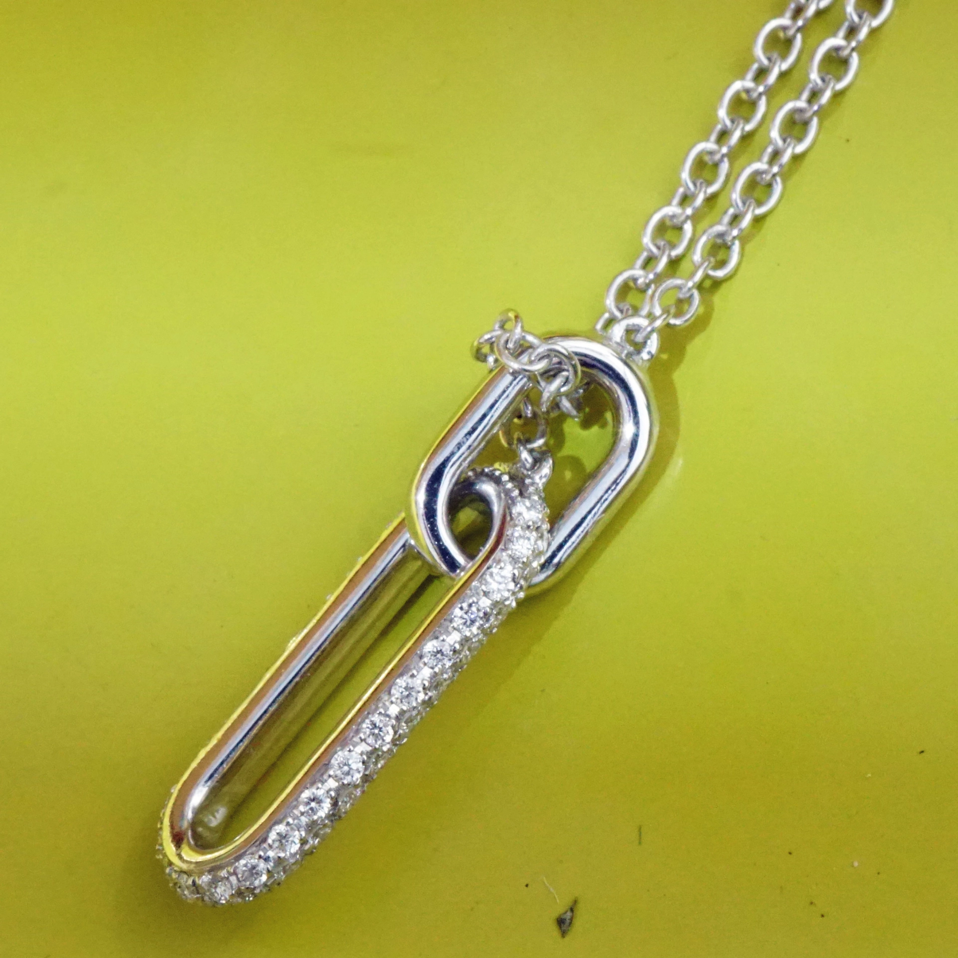 Brilliant Necklace 18 kt White Gold Ultra Modern 0.20 ct TW VS