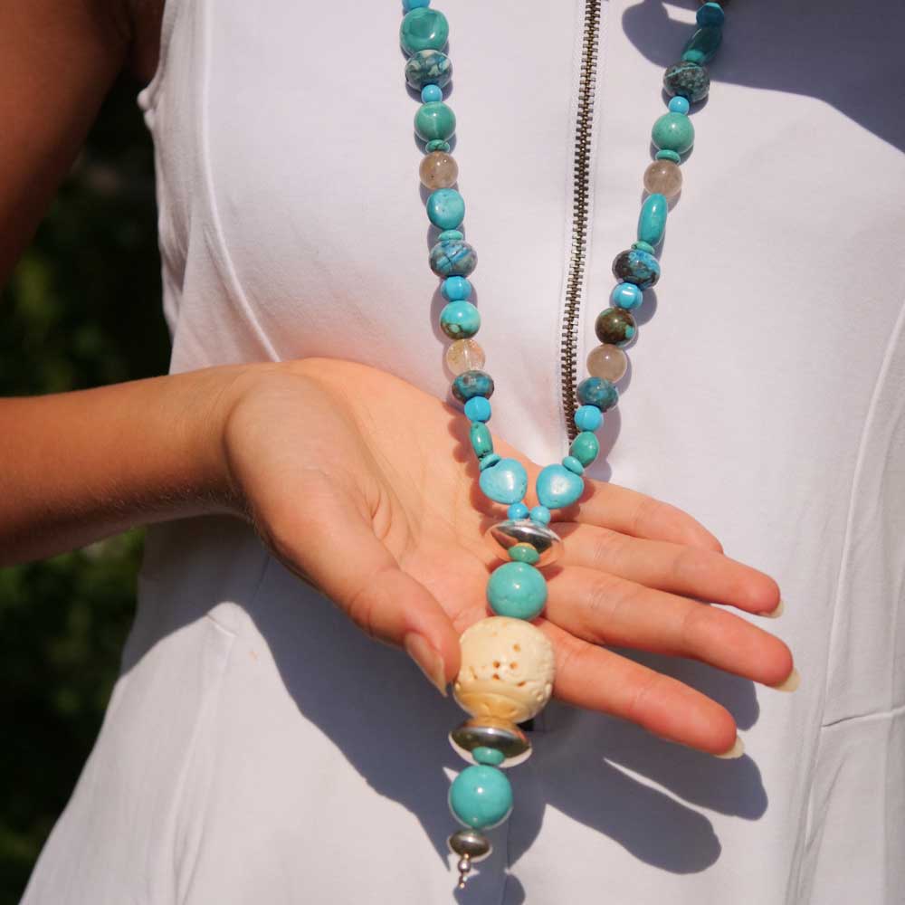 Chilango Turquoise Quartz Rutile Quartz Chain in 100 cm Length with Great Carved Leg Pendant 925 Silver