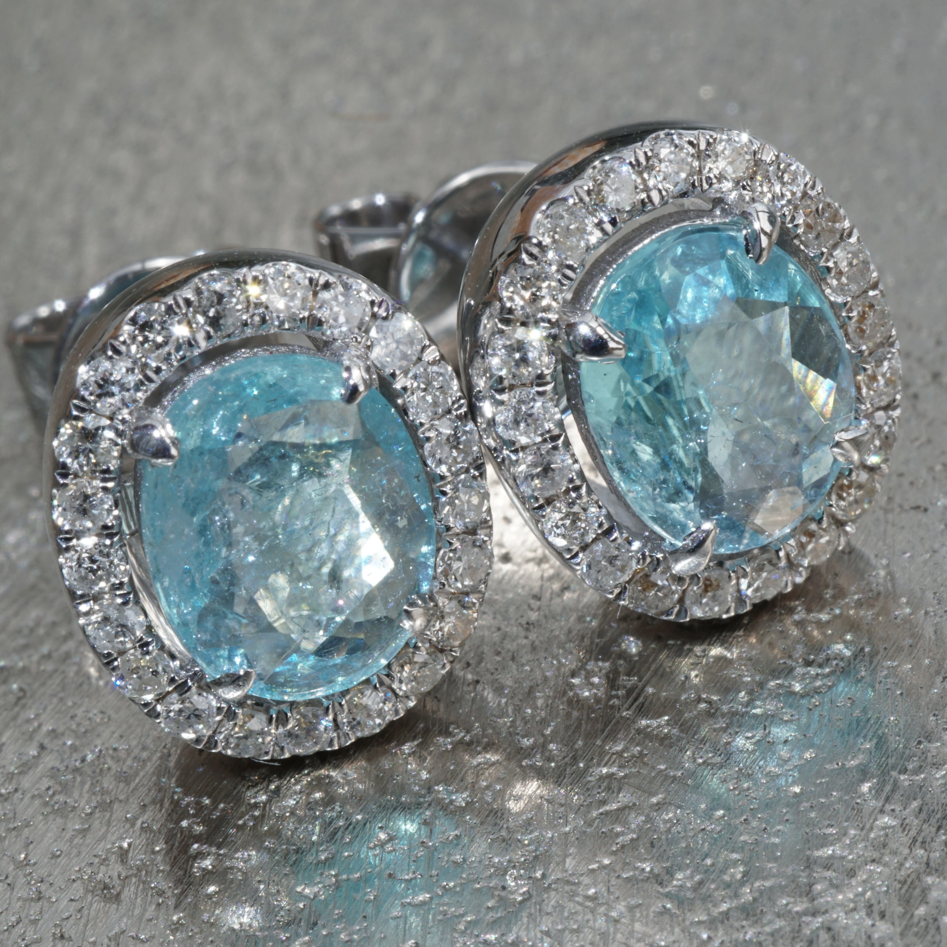 Paraiba Tourmaline Earstuds AAA 18 kt White Gold with Brilliants