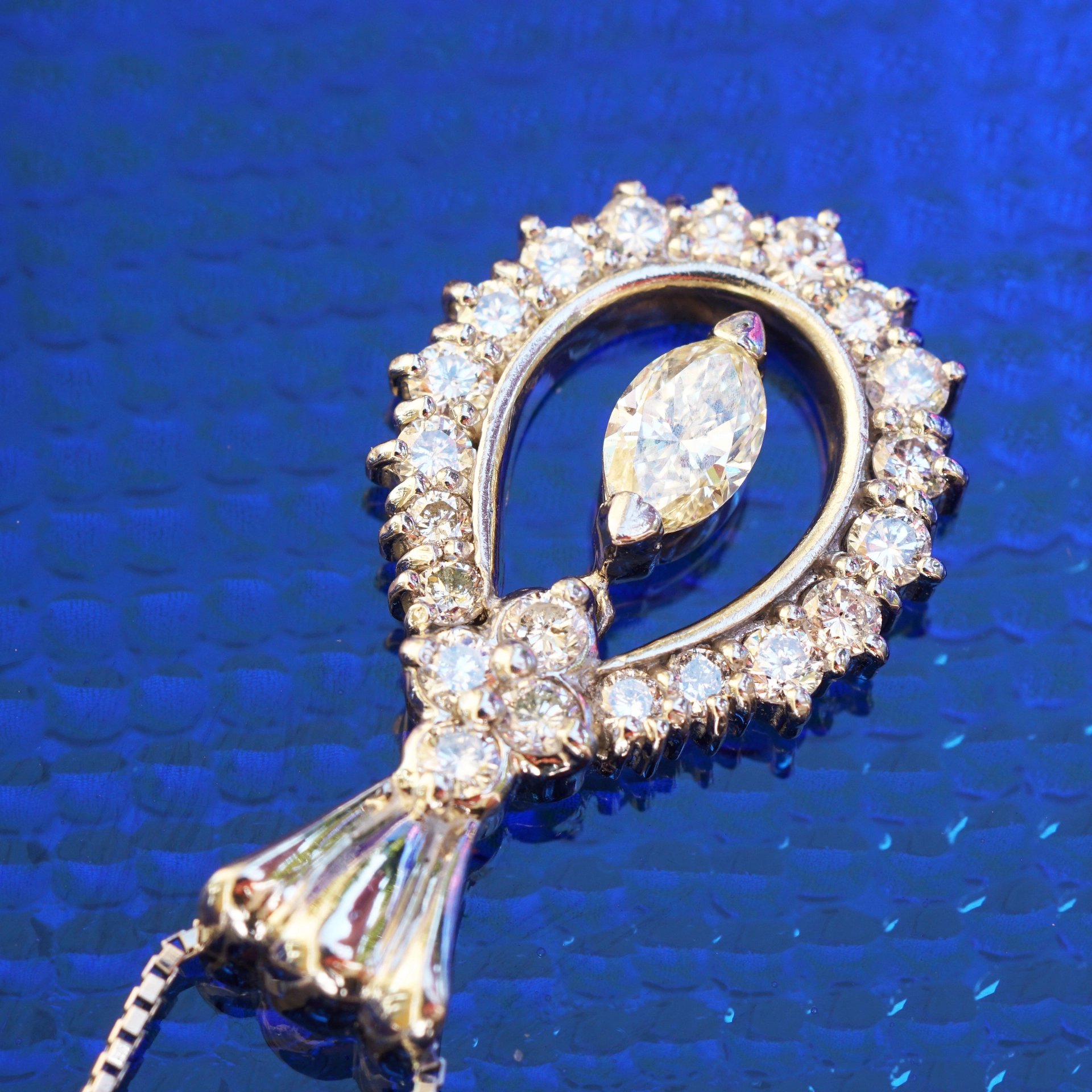 Brilliant Pendant 0.65 ct W / VS-SI Platinum 900.....soo nice