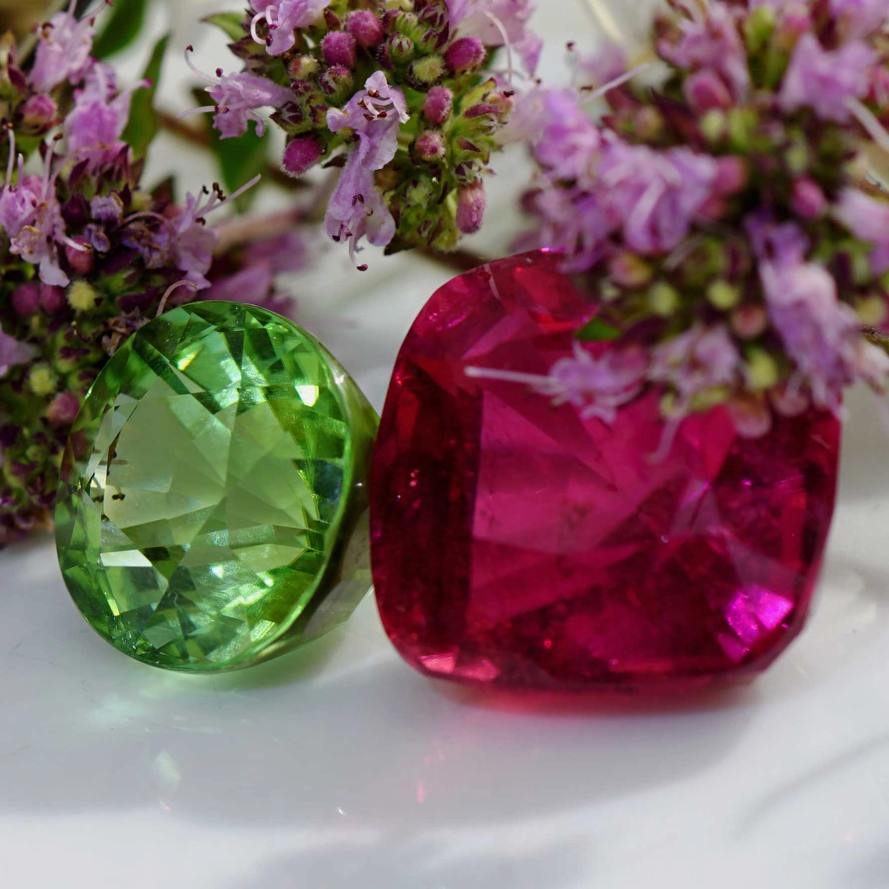 Rare Rubellite from Afghanistan 23.10 ct red-pink Exception of Luminosity AAA+