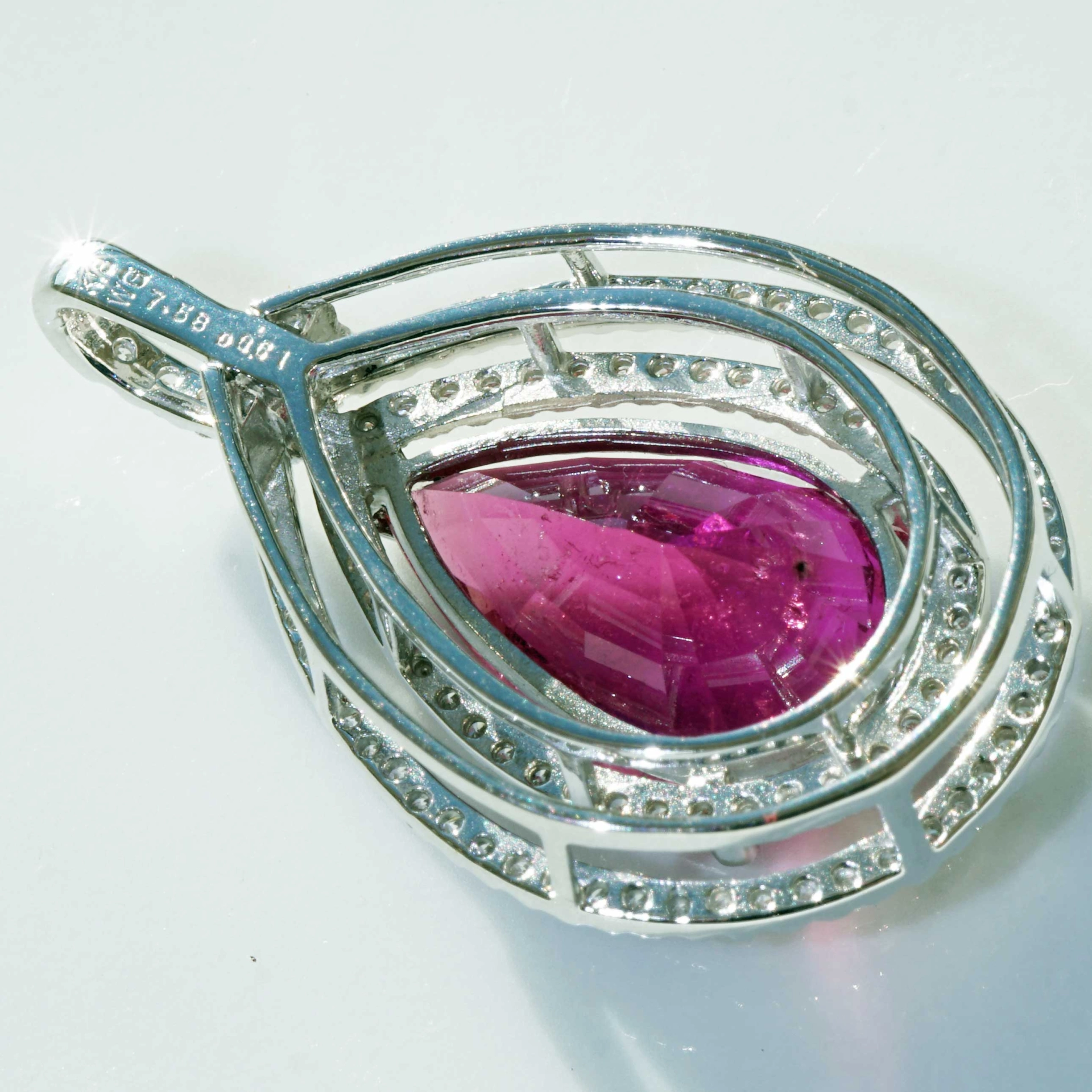 Rubellite Brilliant Pendant 7.58 ct hot pink 18kt White Gold...great Color