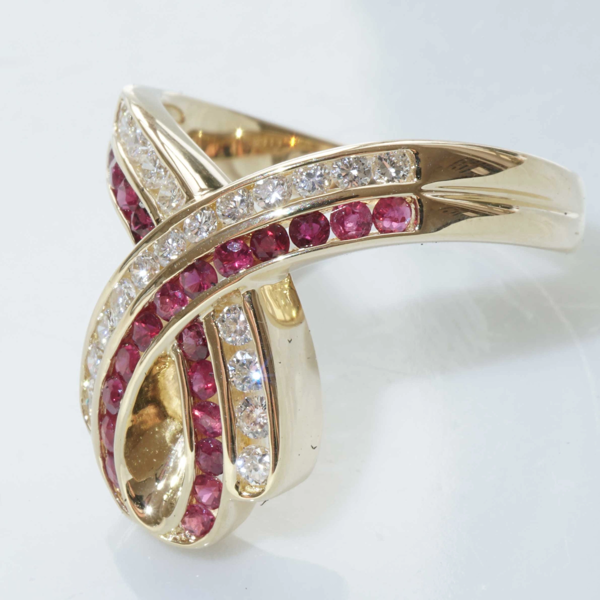 Rubin-Brillant-Ring-750er-Gelbgold-0-50-ct-0-38-ct-mit-Schwung-ins-Leben-SON03169 Ruby Brilliant Ring 18 kt Yellow Gold 0.50 ct 0.38 ct...with momentum into Life