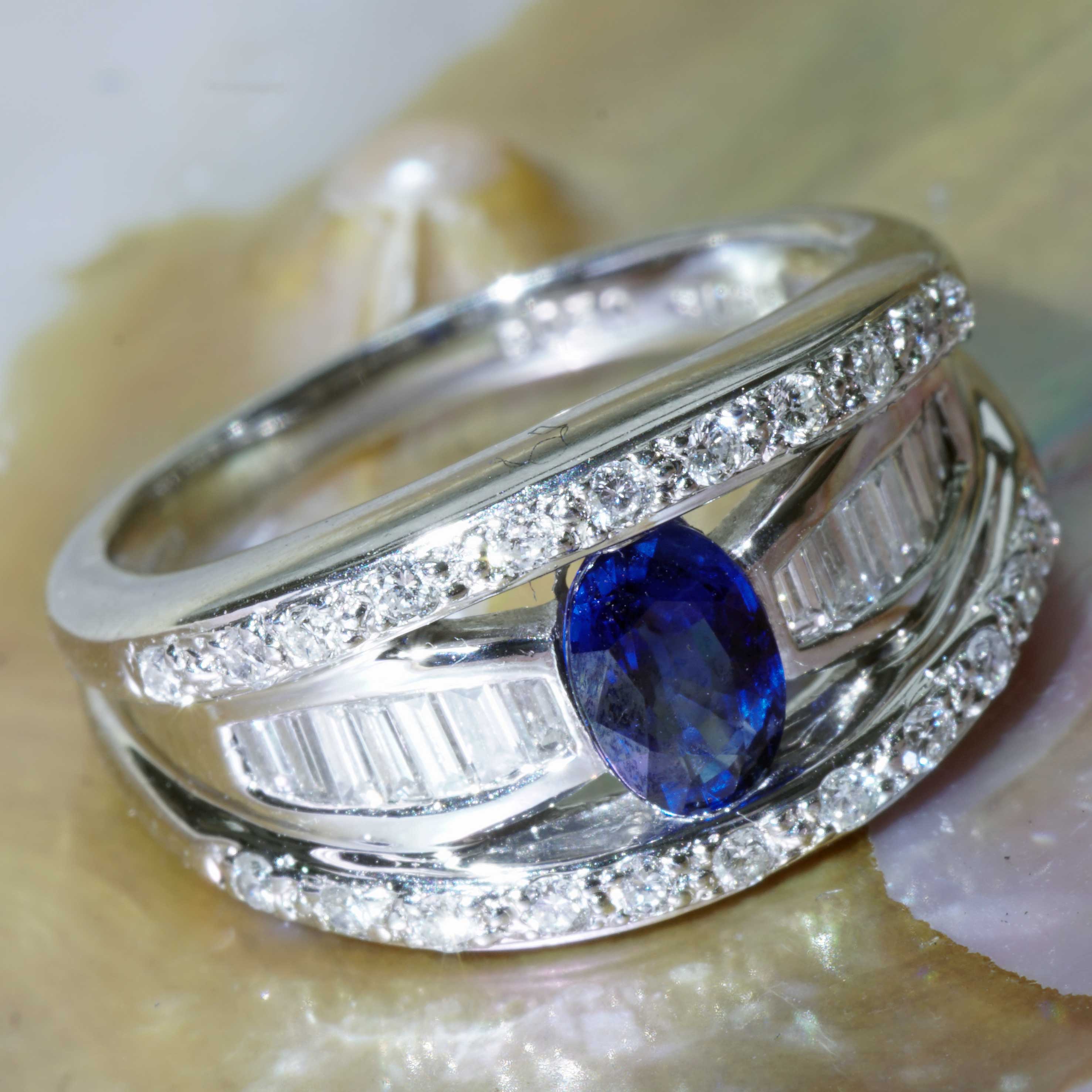Sapphire Brilliant Ring 900 Platinum 0.65 ct 0.50 ct finest Sapphire and brilliant-cut Diamonds in Platinum
