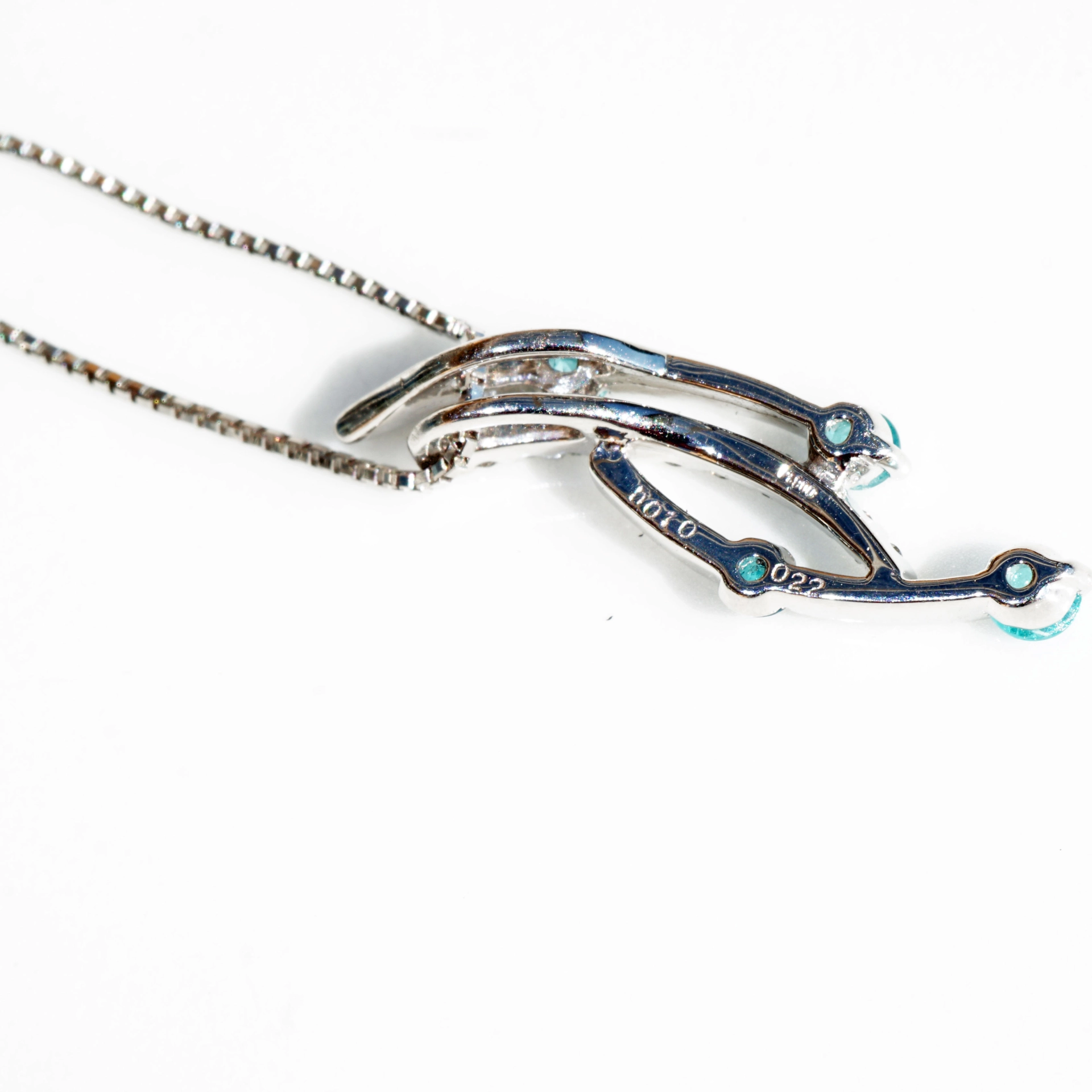 Paraiba Tourmaline Brilliant Pendant with Chain 900 Platinum....lagune Colors...