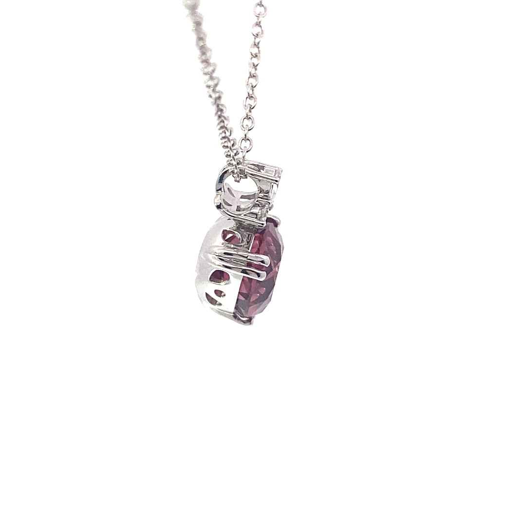 Malaya Garnet Brilliant Necklace 5.47 ct 0.22 ct 750 white gold - the most changeable among the gemstones, color change desired