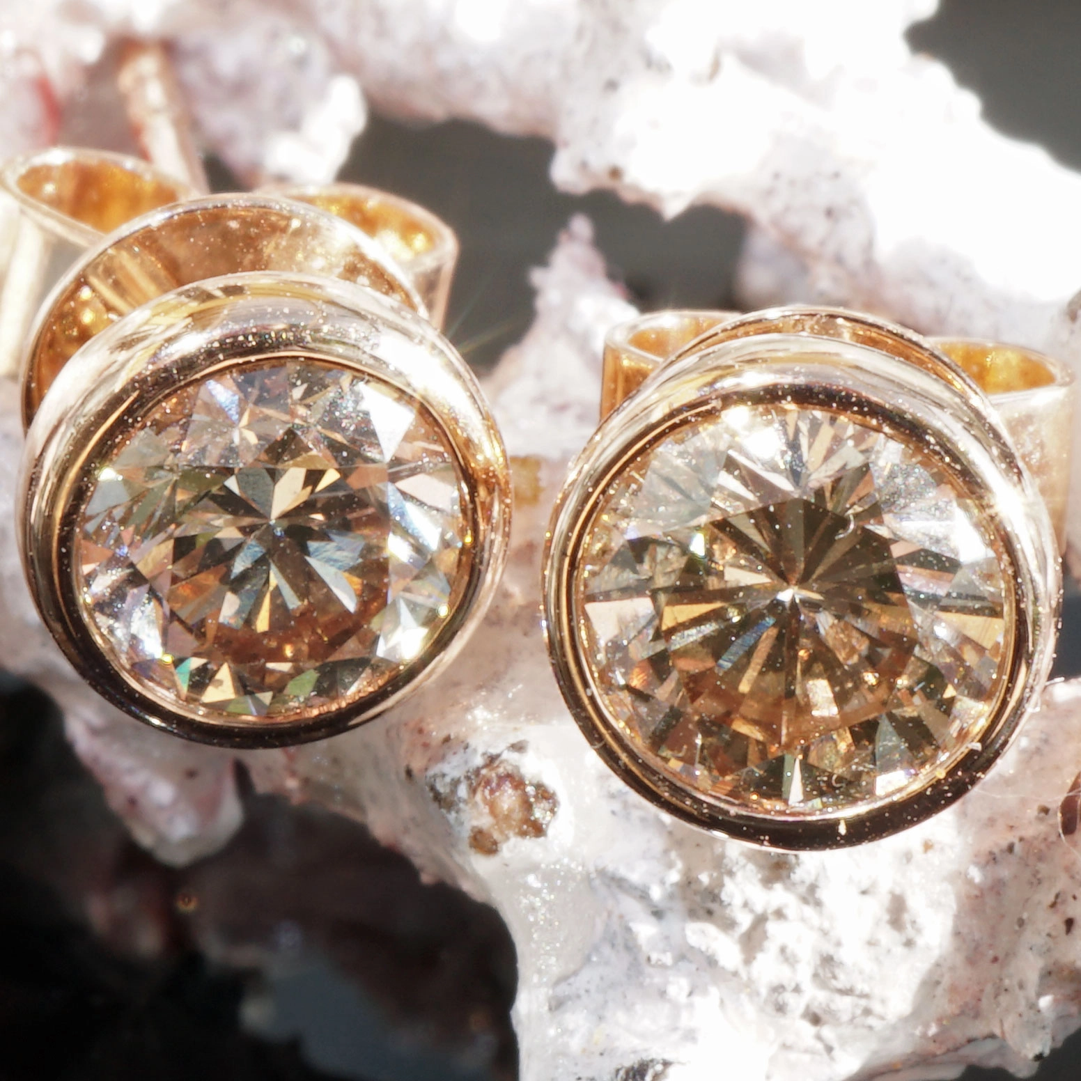 Solitaire Diamond Stud Earrings with great Brilliance 1.04 ct  brown SI 18 kt Rose Gold
