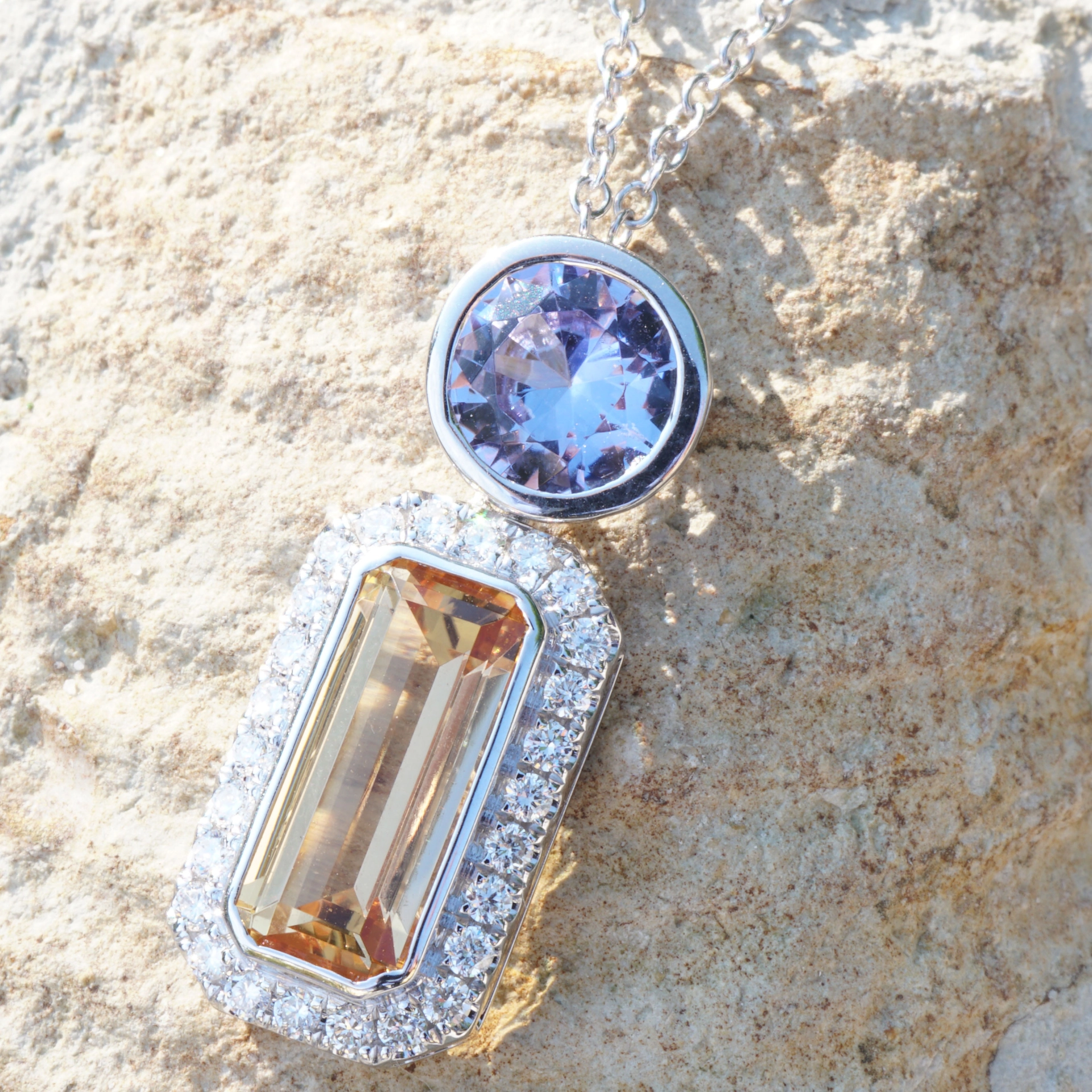 ..what kind of color...imperial gold and blue-viloet...natural colors