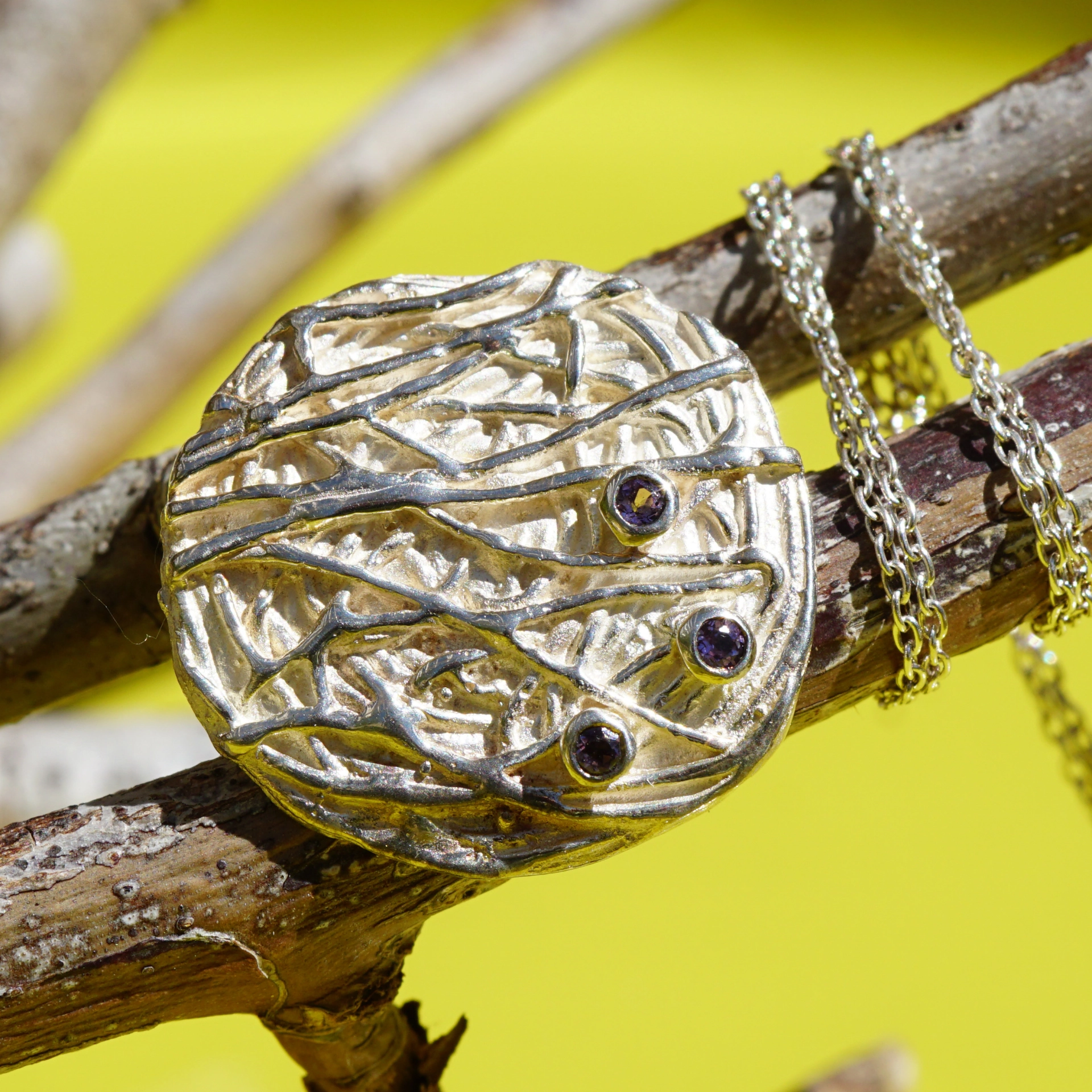 Saphir Anhänger mit Kette 925er Sterlingsilber ....Wollknäuel Struktur Handarbeit