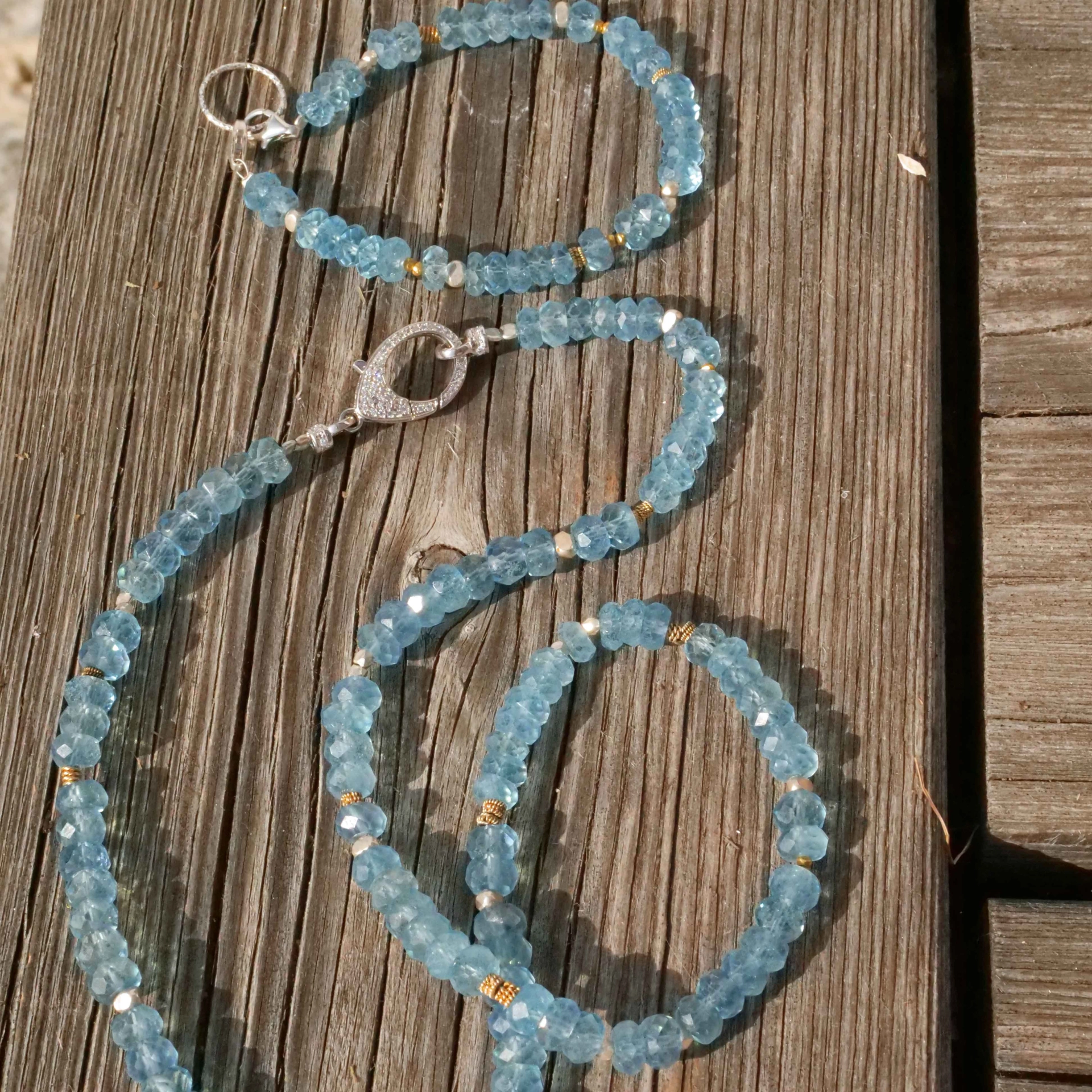 Aquamarin Necklace with handmade Balls in 900er Finegold and silver...so pretty