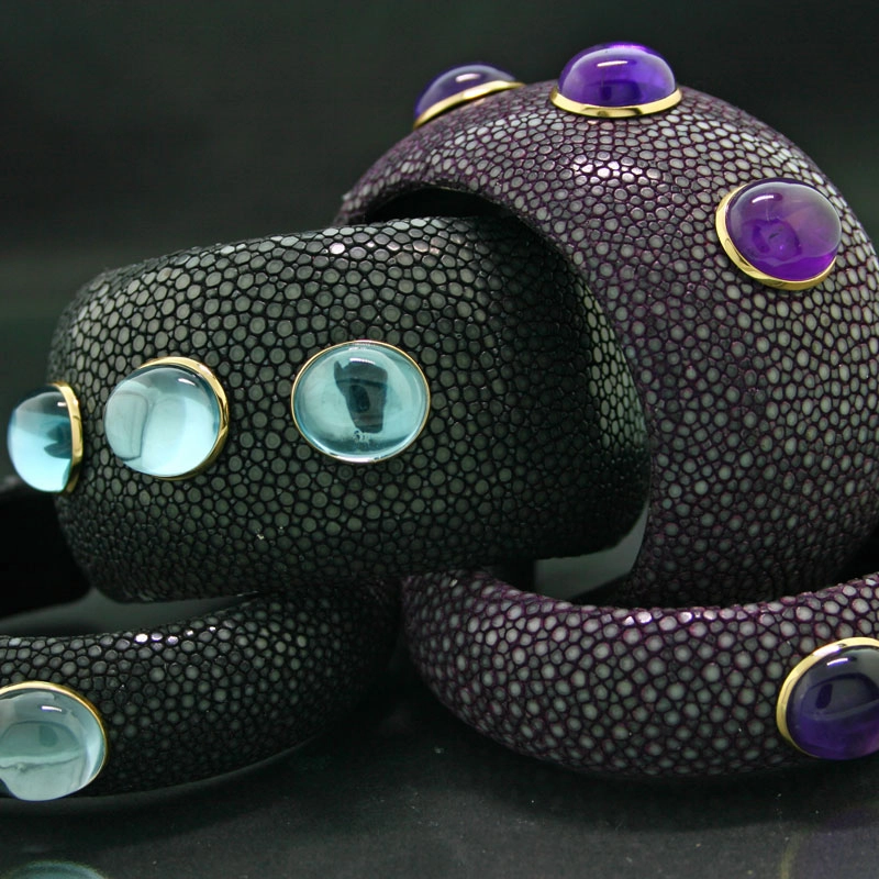 Waterblue Topazes "Blue Eternity" a highquality Stingray Bangle